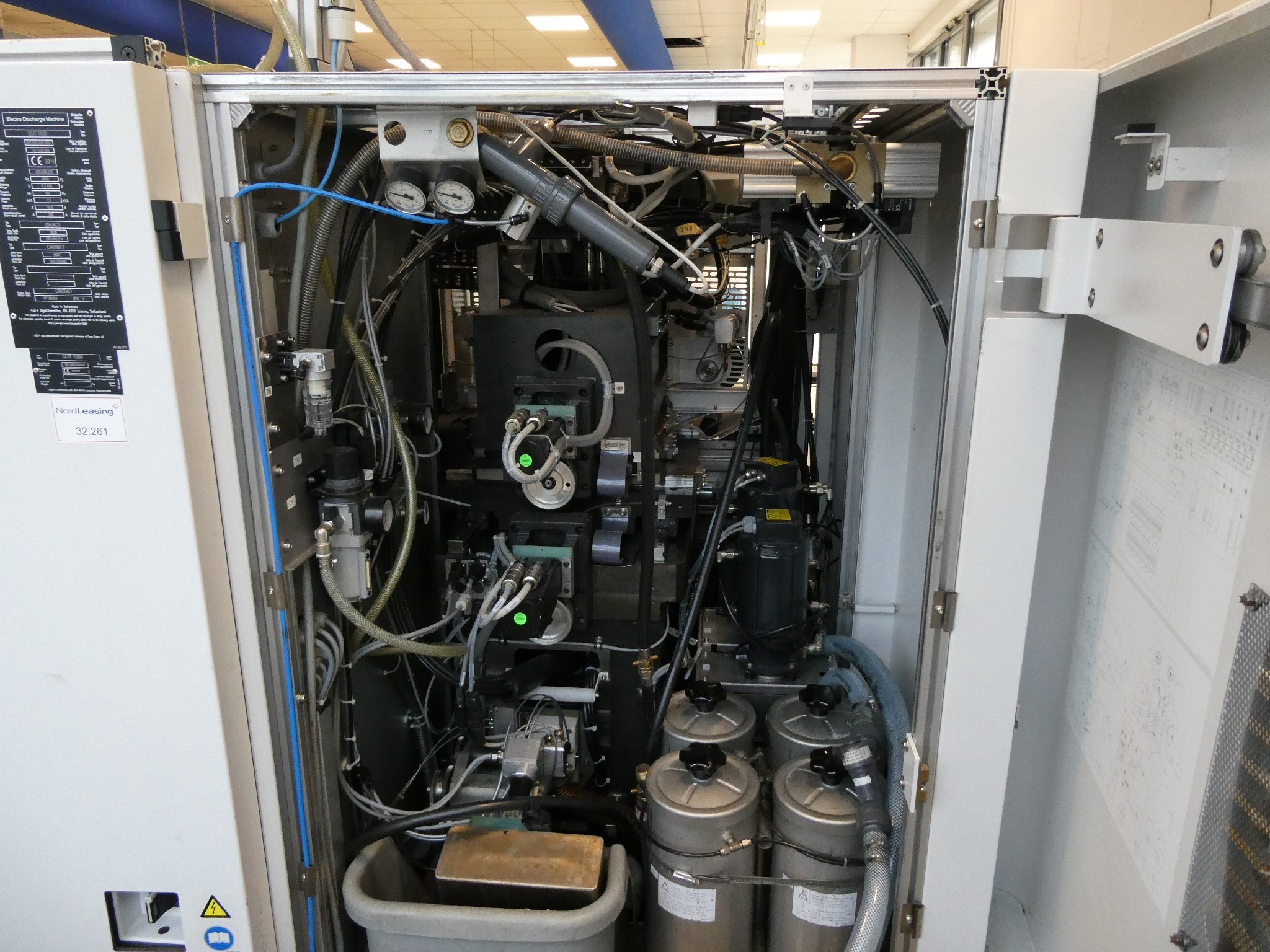 2 online aukce nářadí, děrovacích strojů a periferií-8