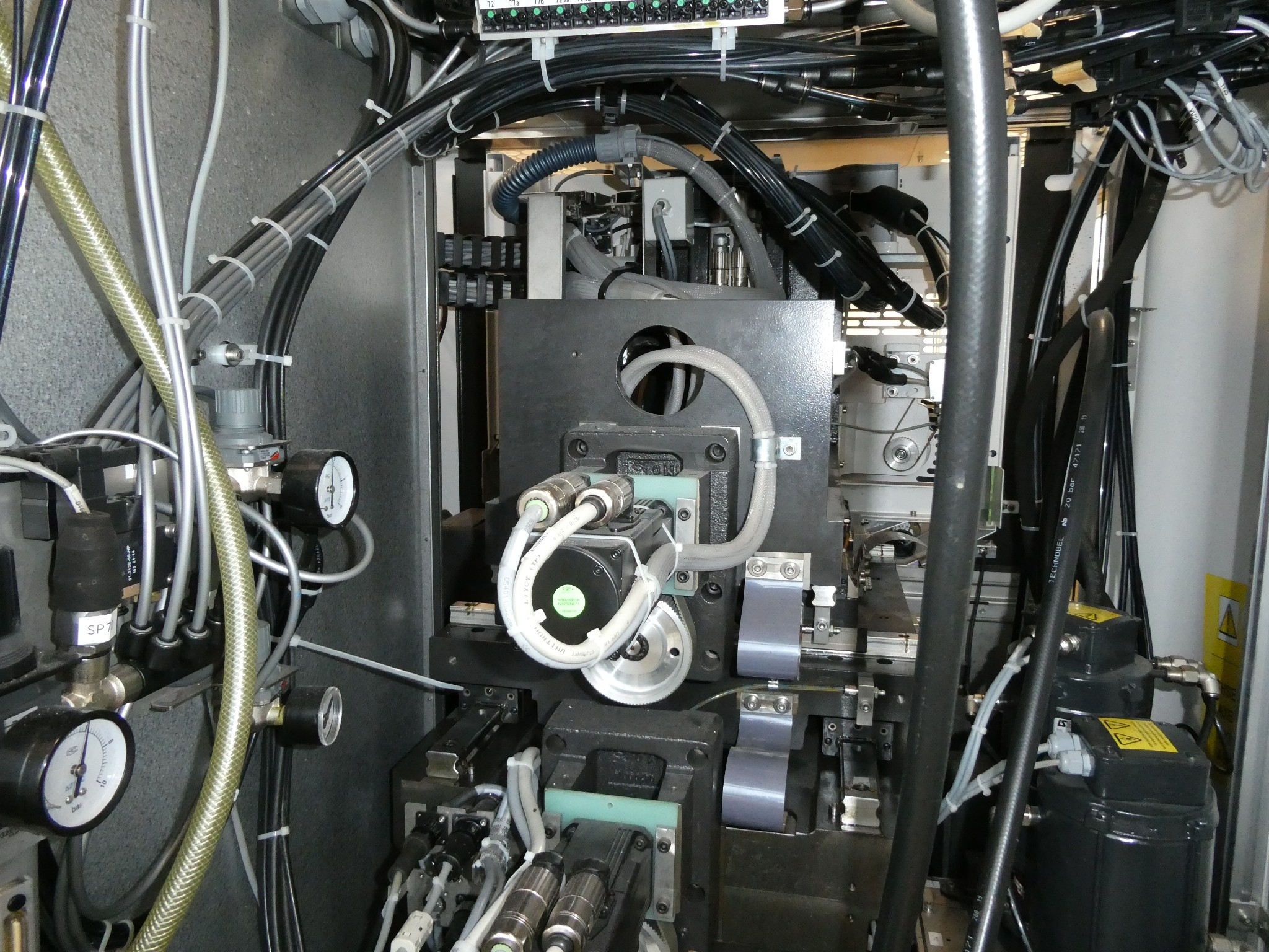 2 online aukce nářadí, děrovacích strojů a periferií-9