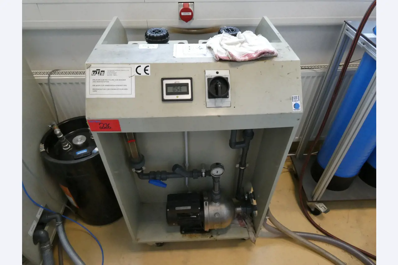 2 Online auctions of tools, punching machines and peripherals-7