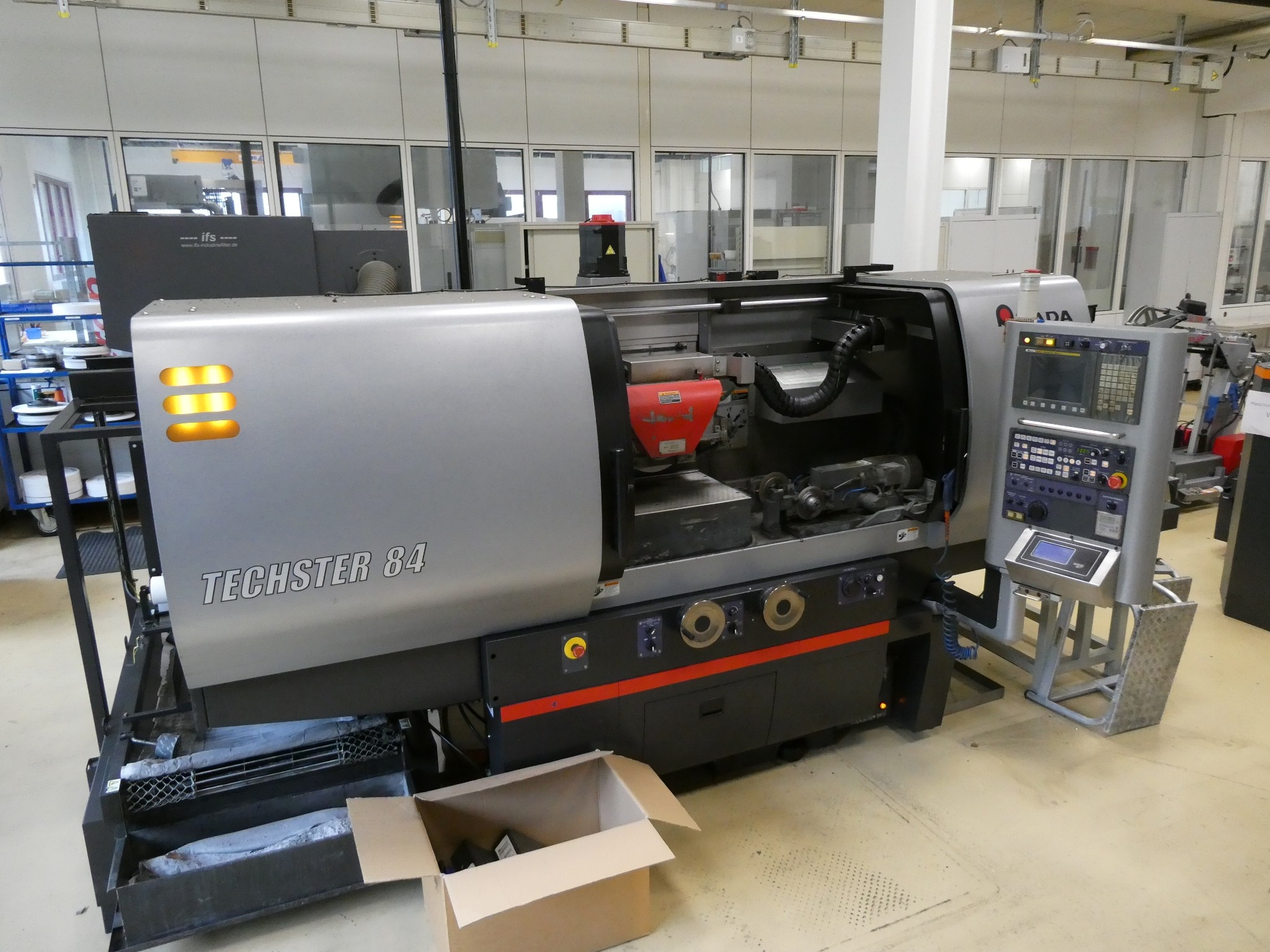 2 aukcje internetowe narzędzi, wykrawarek i urządzeń peryferyjnych-1