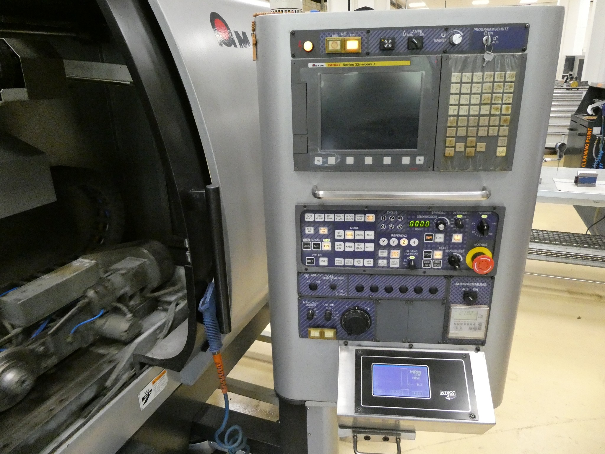 2 aukcje internetowe narzędzi, wykrawarek i urządzeń peryferyjnych-4