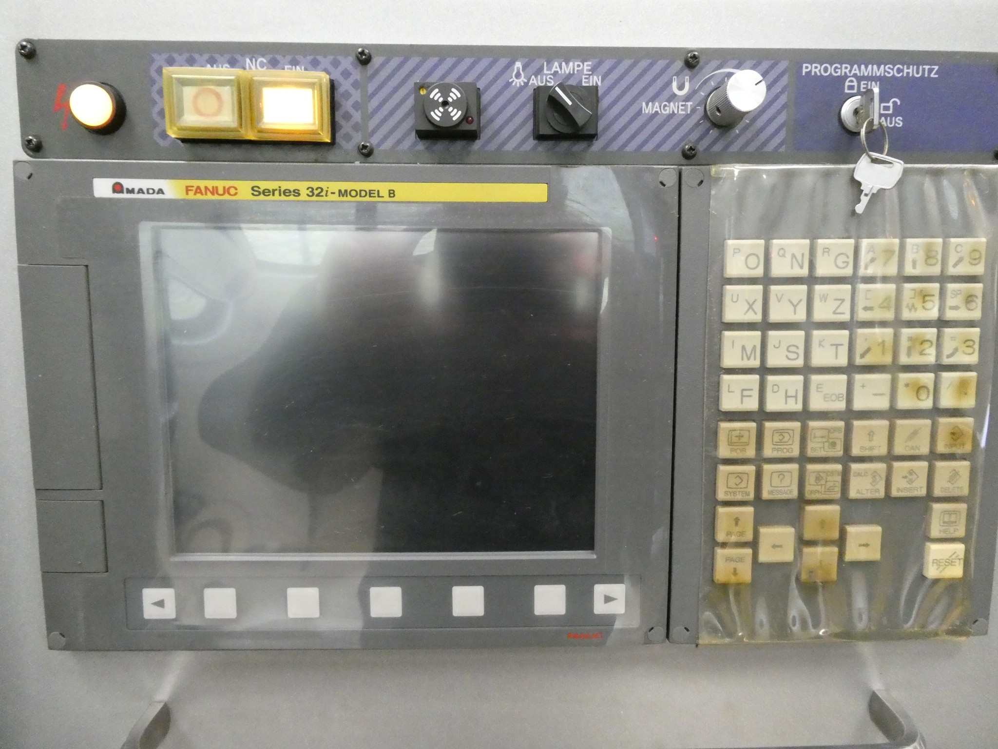 2 aukcje internetowe narzędzi, wykrawarek i urządzeń peryferyjnych-5