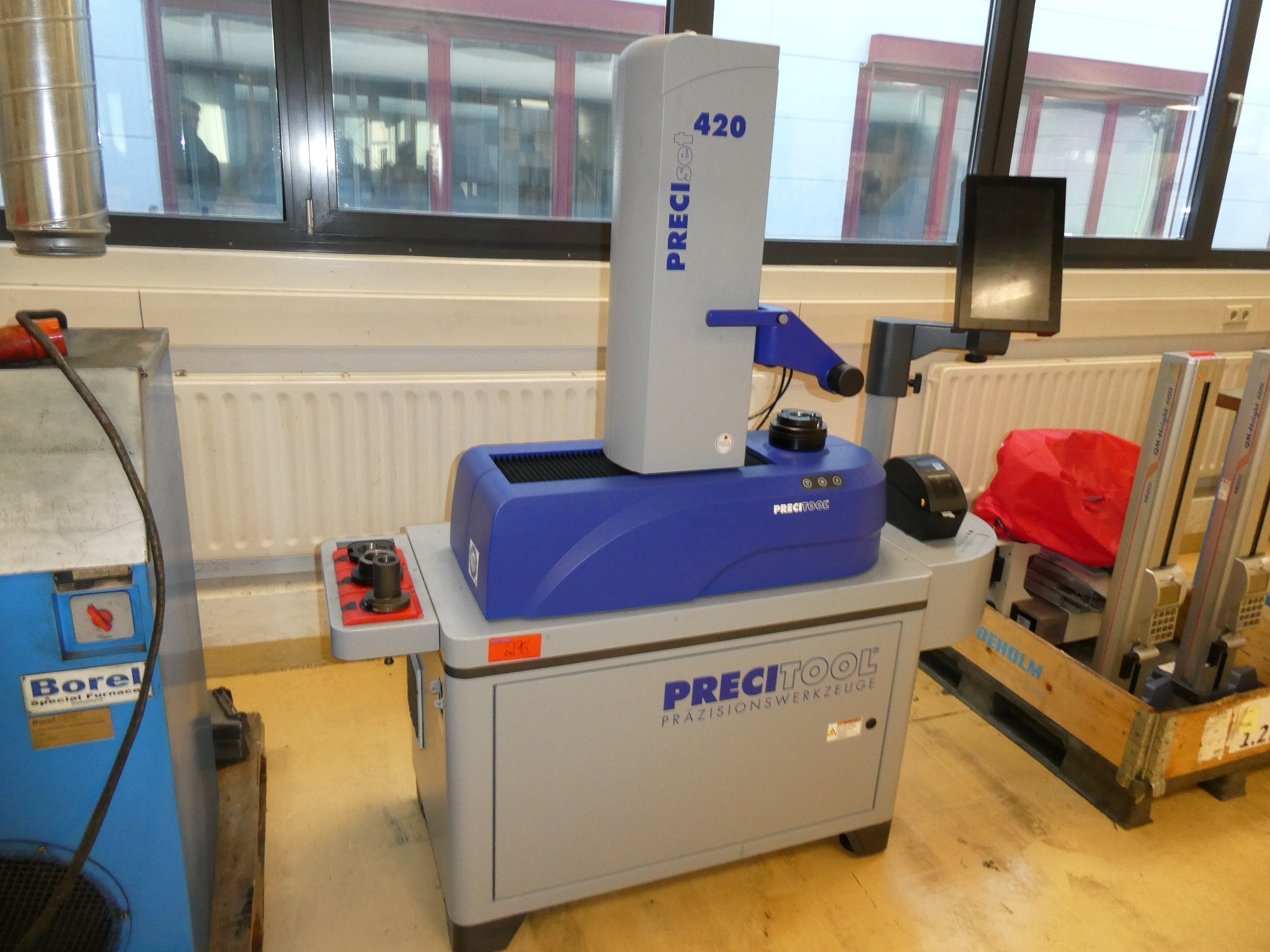 2 aukcje internetowe narzędzi, wykrawarek i urządzeń peryferyjnych-1