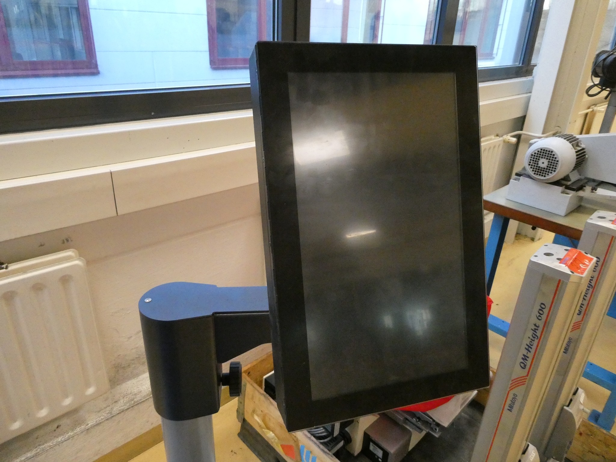 2 aukcje internetowe narzędzi, wykrawarek i urządzeń peryferyjnych-5