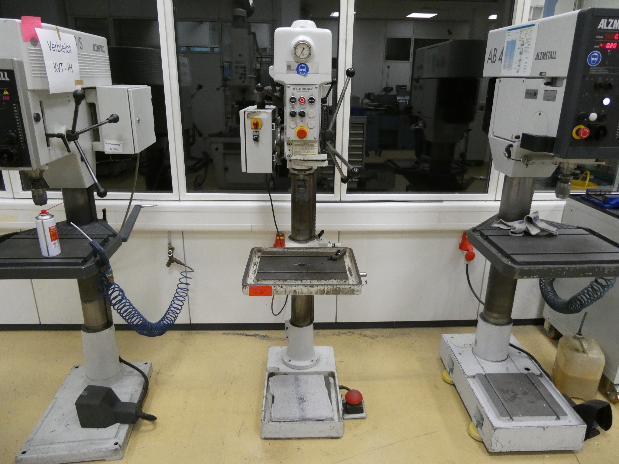 2 aukcje internetowe narzędzi, wykrawarek i urządzeń peryferyjnych-1