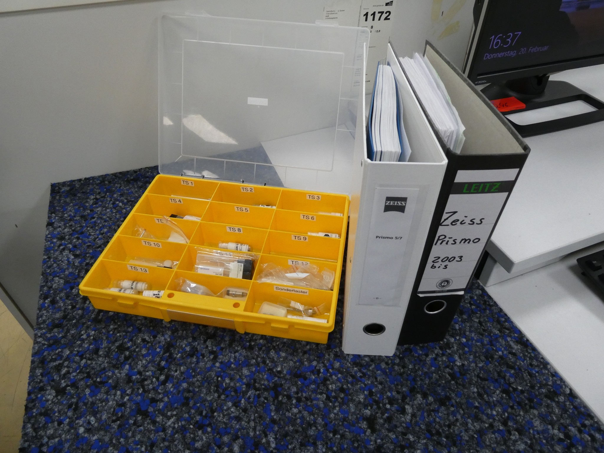 2 aukcje internetowe narzędzi, wykrawarek i urządzeń peryferyjnych-12