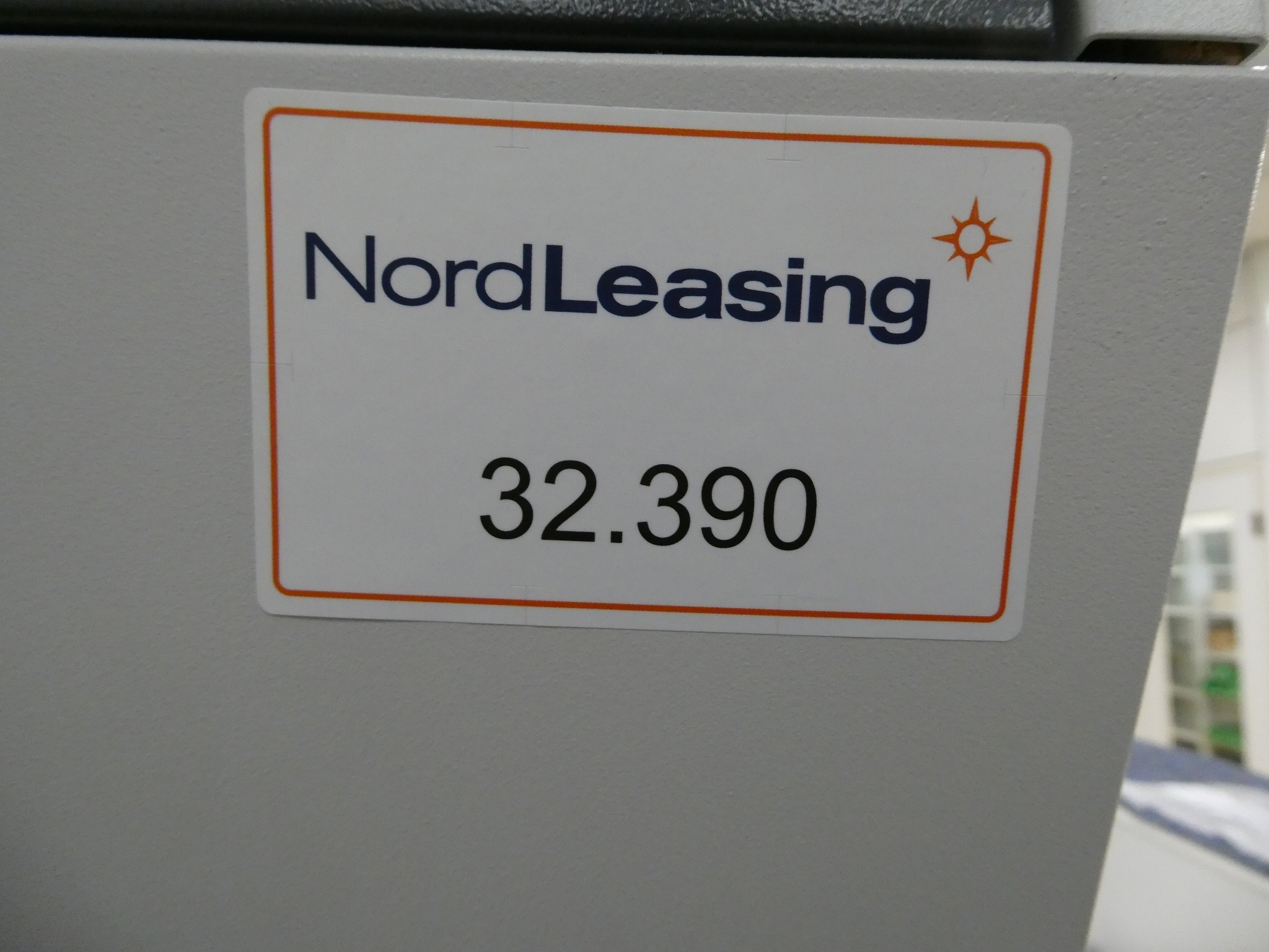 2 aukcje internetowe narzędzi, wykrawarek i urządzeń peryferyjnych-15