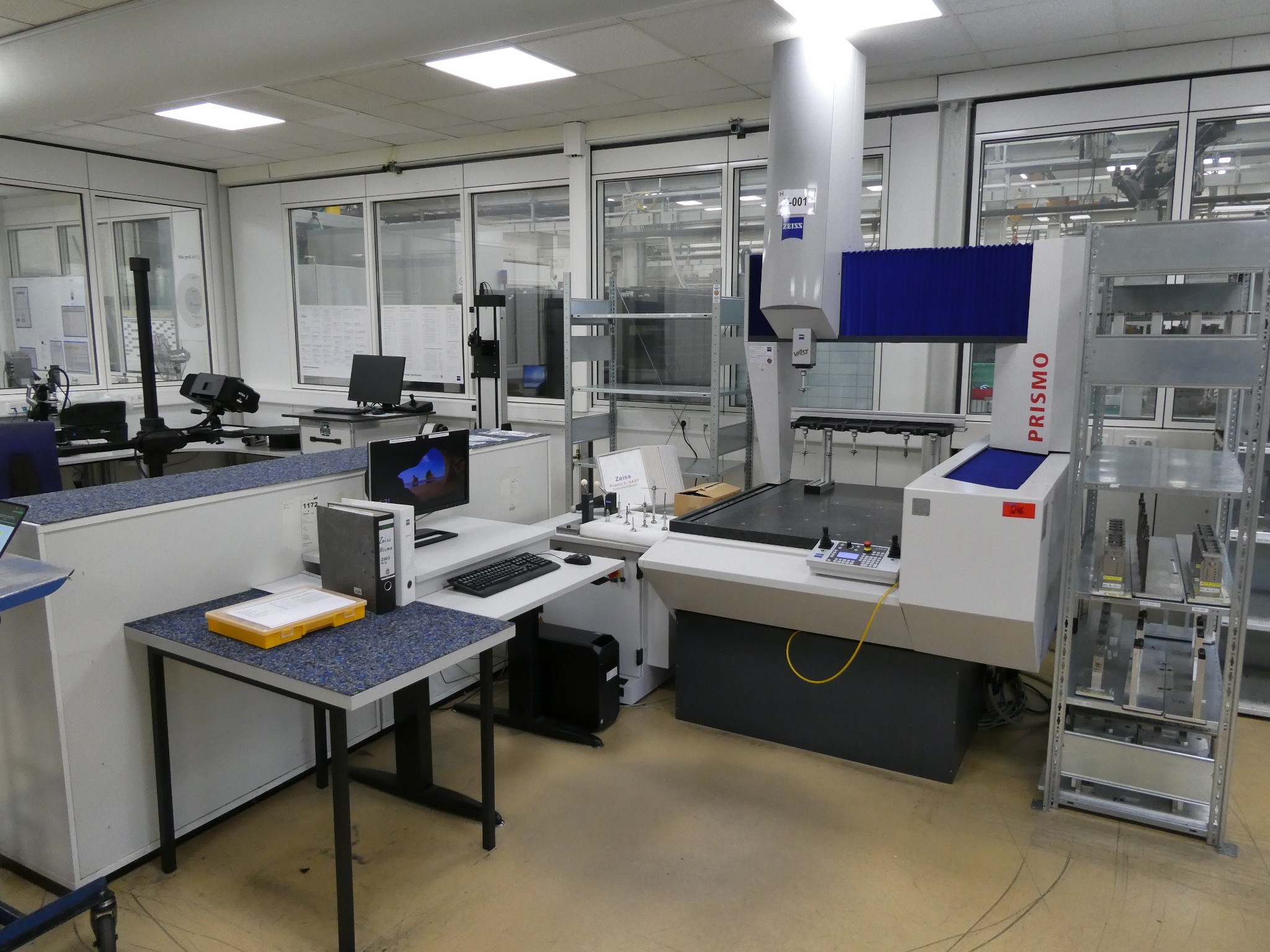 2 aukcje internetowe narzędzi, wykrawarek i urządzeń peryferyjnych-1