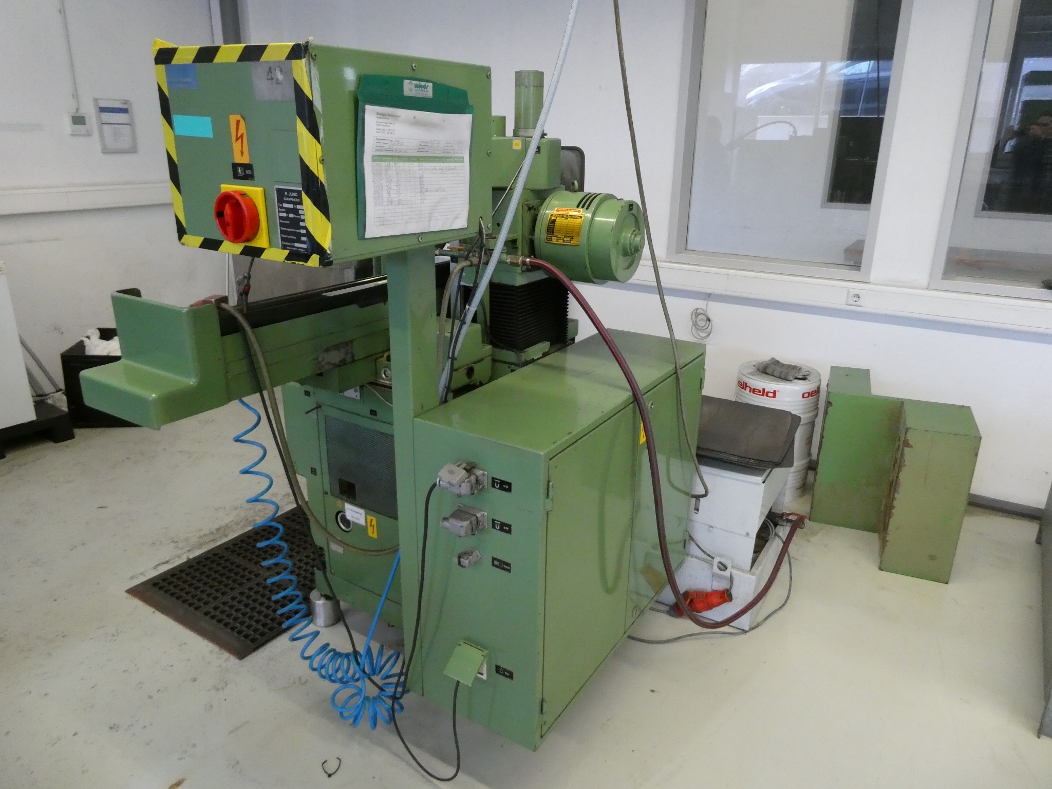 2 aukcje internetowe narzędzi, wykrawarek i urządzeń peryferyjnych-5