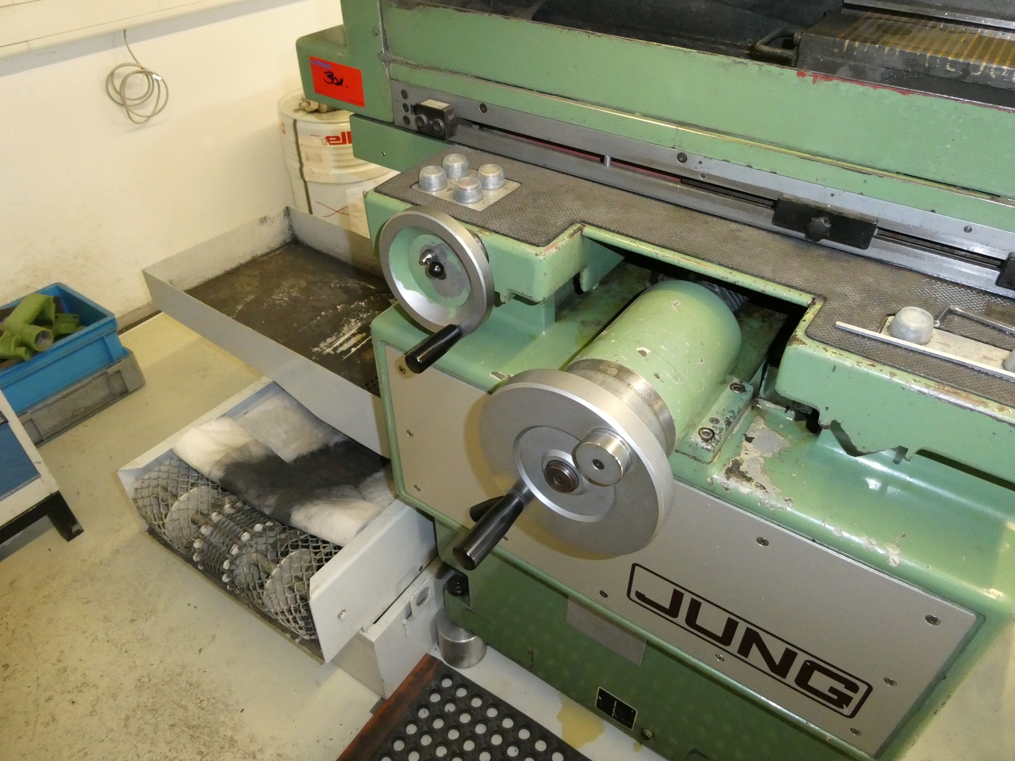 2 aukcje internetowe narzędzi, wykrawarek i urządzeń peryferyjnych-6