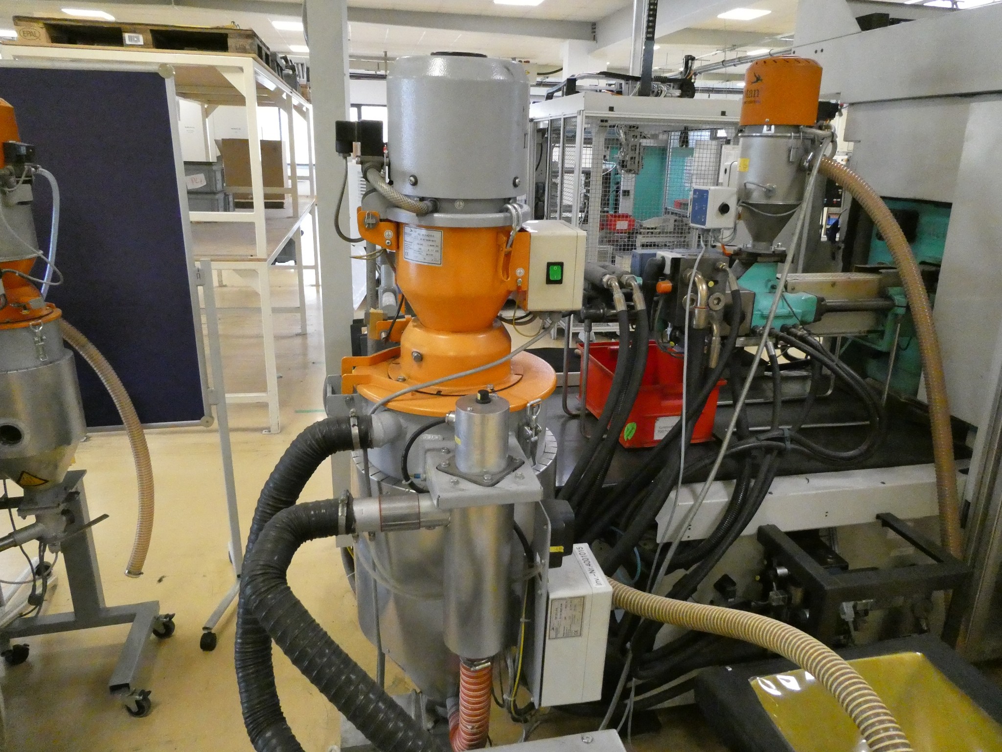 2 aukcje internetowe narzędzi, wykrawarek i urządzeń peryferyjnych-13