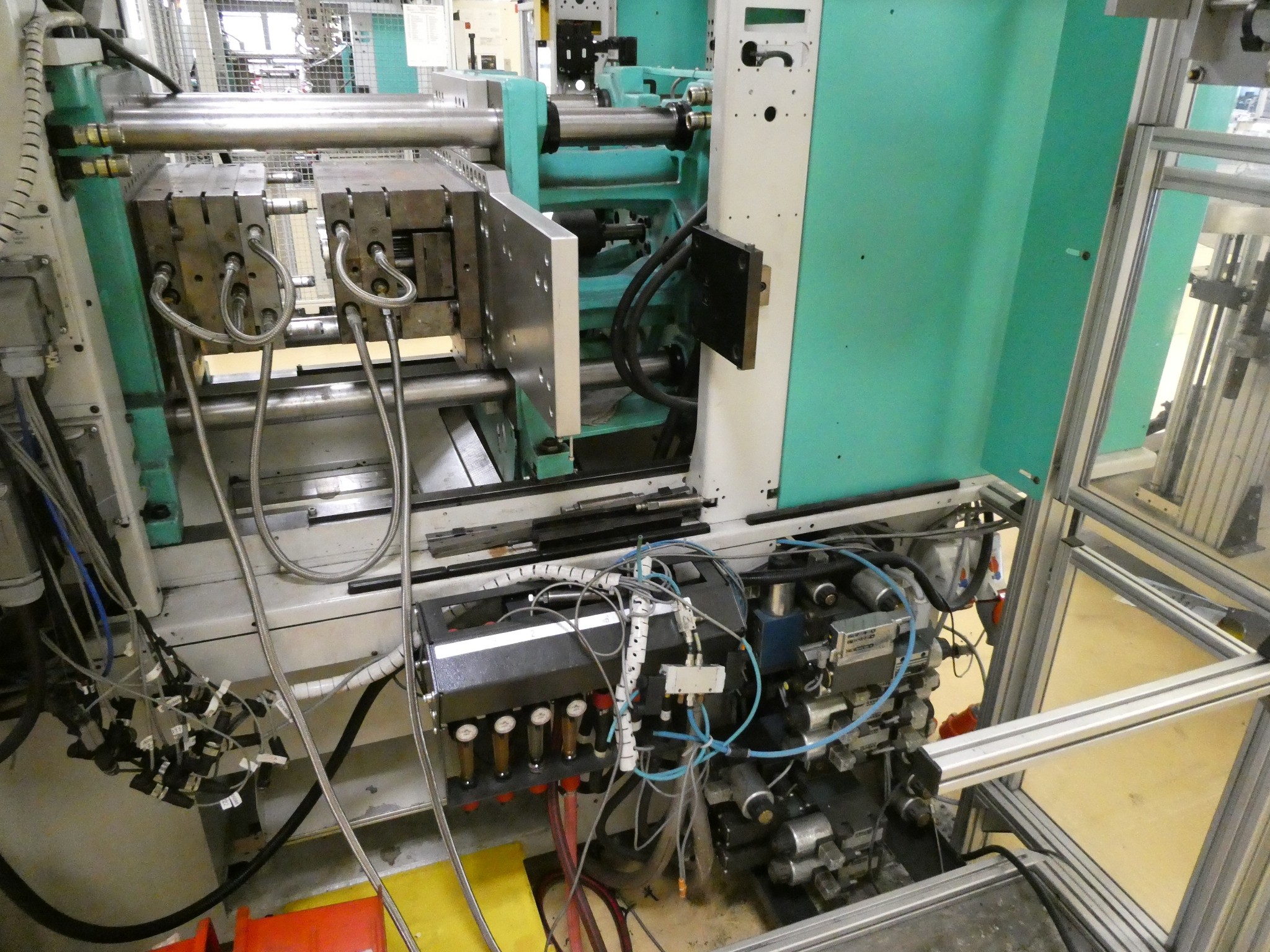 2 aukcje internetowe narzędzi, wykrawarek i urządzeń peryferyjnych-17