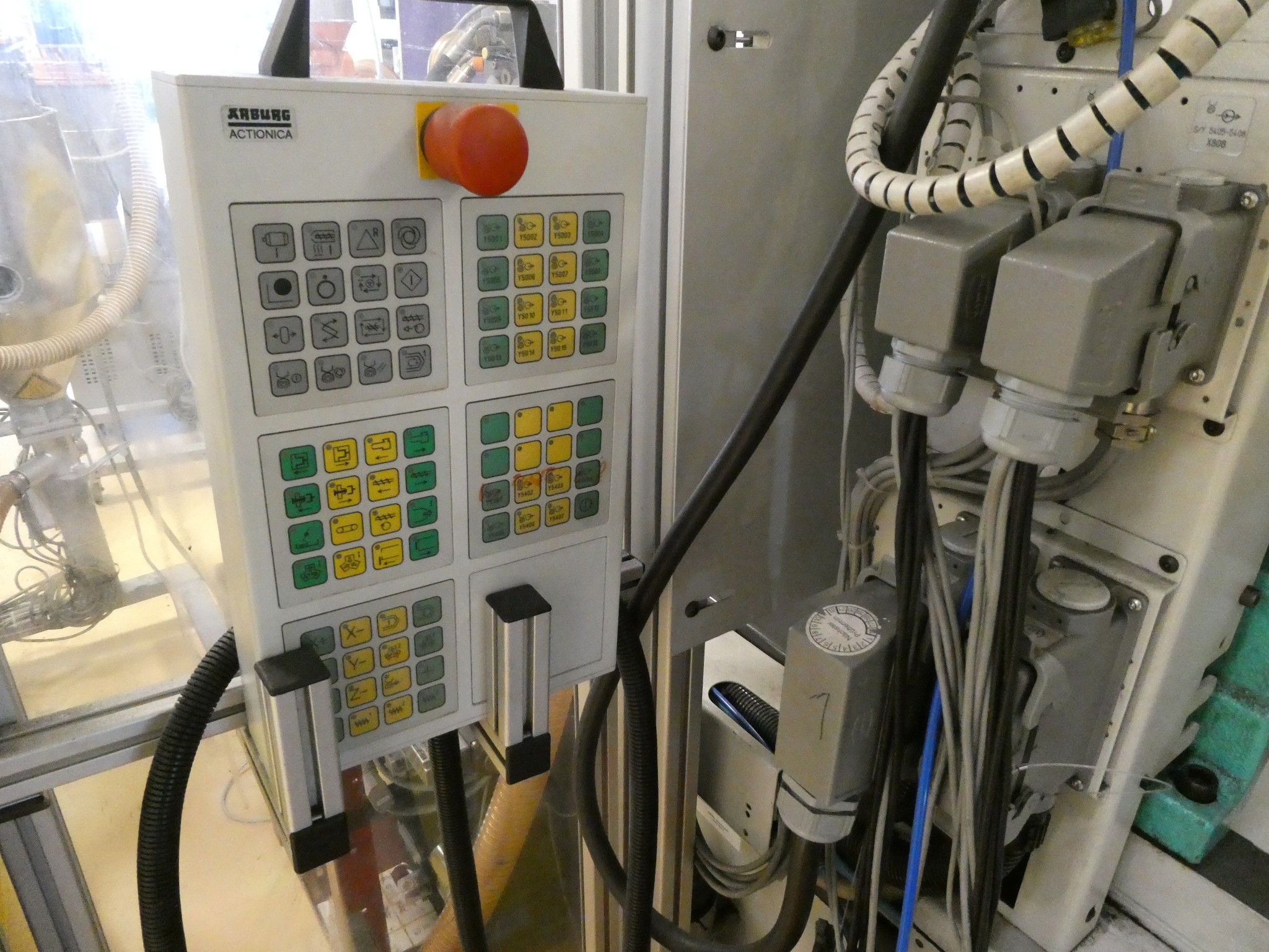 2 aukcje internetowe narzędzi, wykrawarek i urządzeń peryferyjnych-20