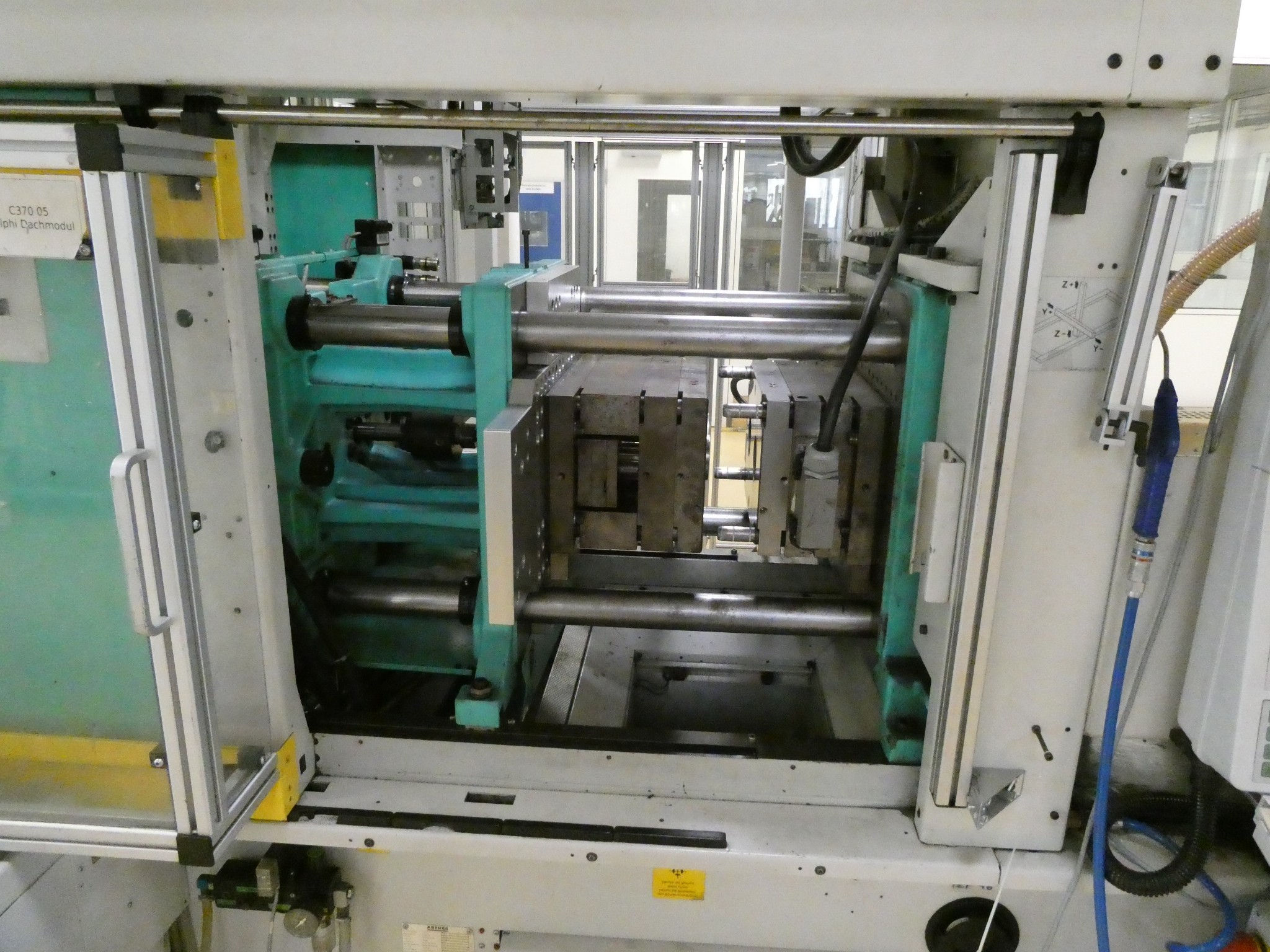 2 aukcje internetowe narzędzi, wykrawarek i urządzeń peryferyjnych-2