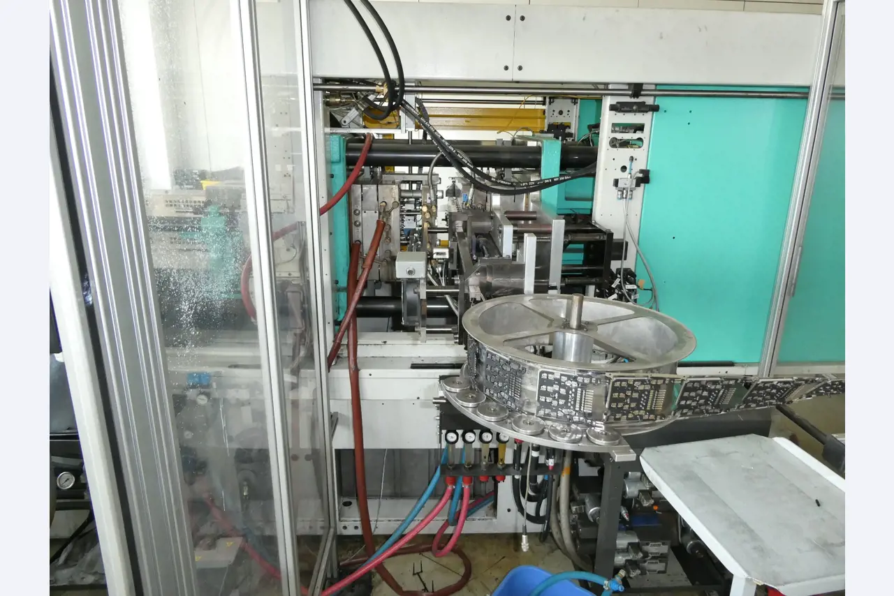 2 online veilingen van gereedschap, ponsmachines en randapparatuur-11