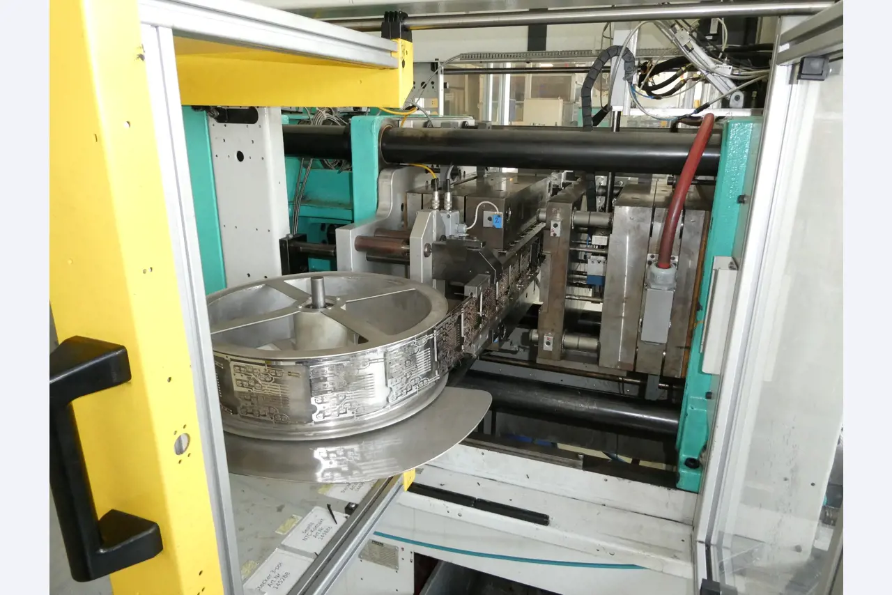 2 online veilingen van gereedschap, ponsmachines en randapparatuur-18