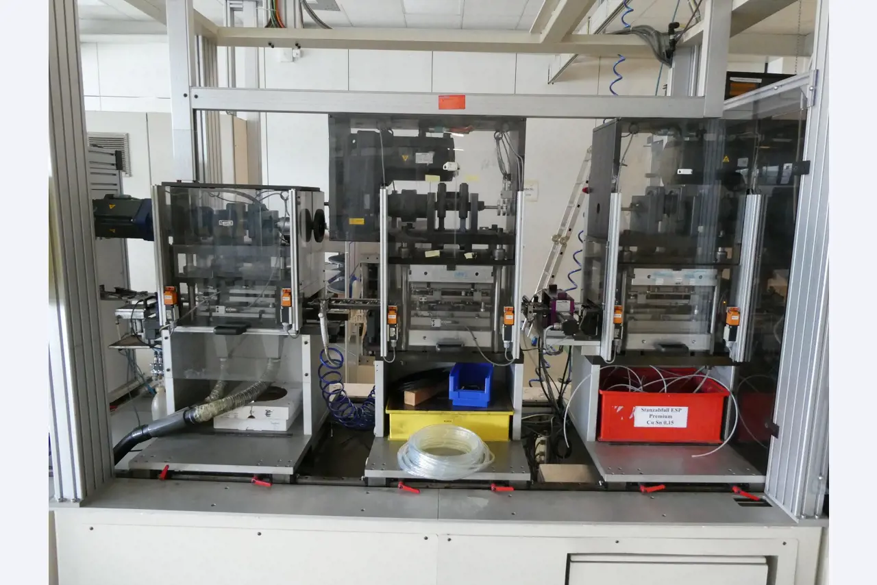 2 online veilingen van gereedschap, ponsmachines en randapparatuur-4