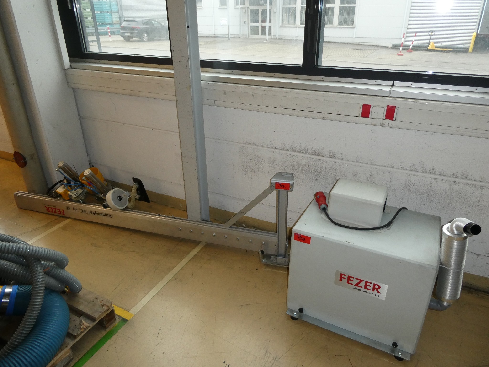 2 online aukce nářadí, děrovacích strojů a periferií-11