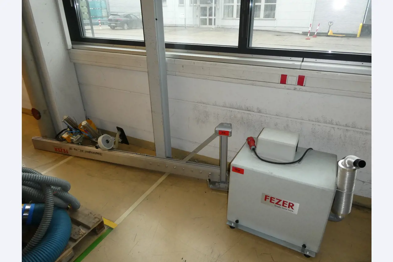 2 Online auctions of tools, punching machines and peripherals-11