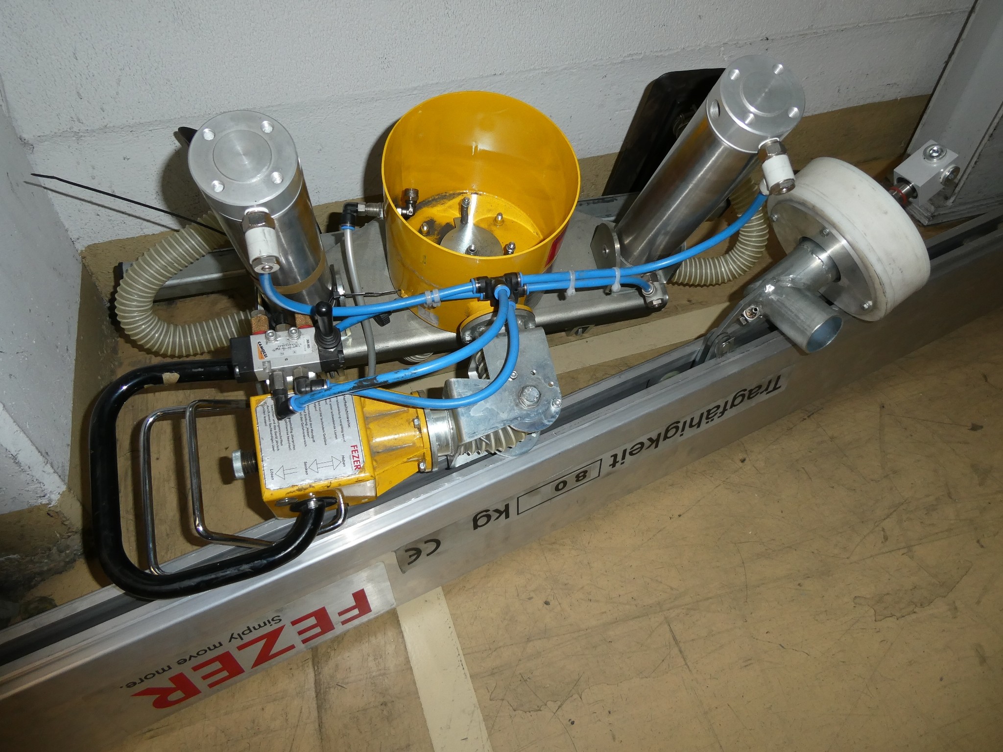 2 online aukce nářadí, děrovacích strojů a periferií-13