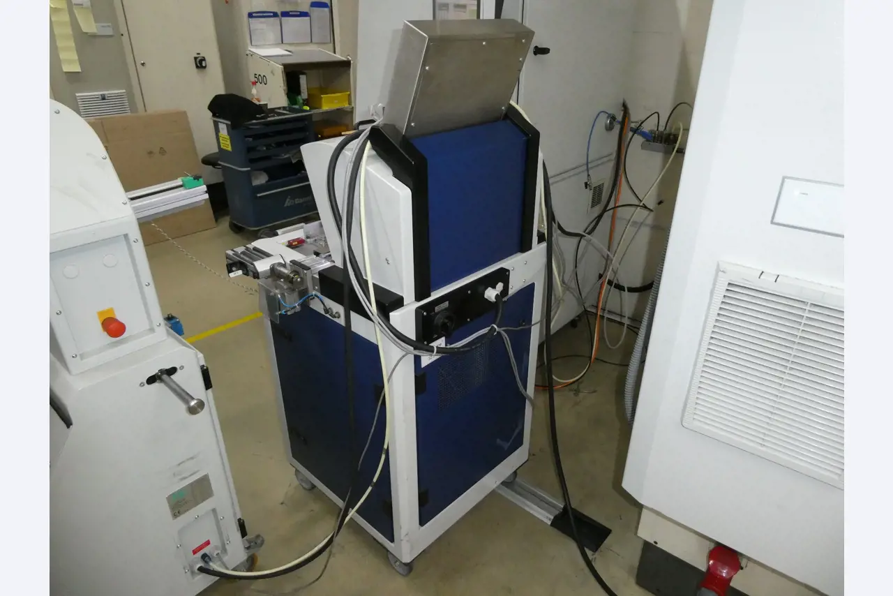 2 Online auctions of tools, punching machines and peripherals-17