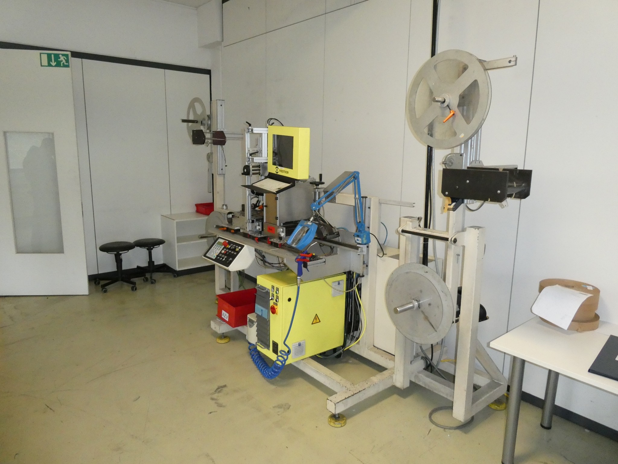 2 online aukce nářadí, děrovacích strojů a periferií-3