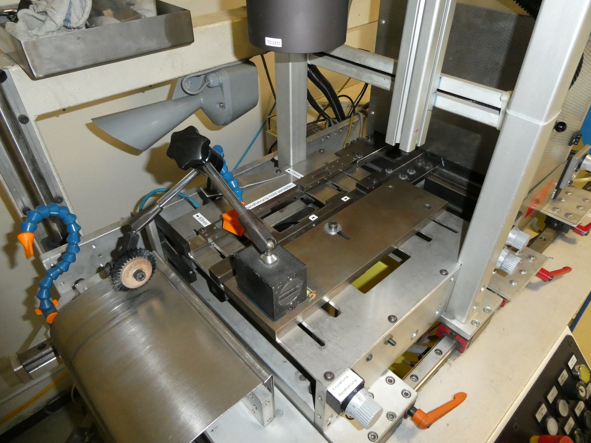 2 online aukce nářadí, děrovacích strojů a periferií-6