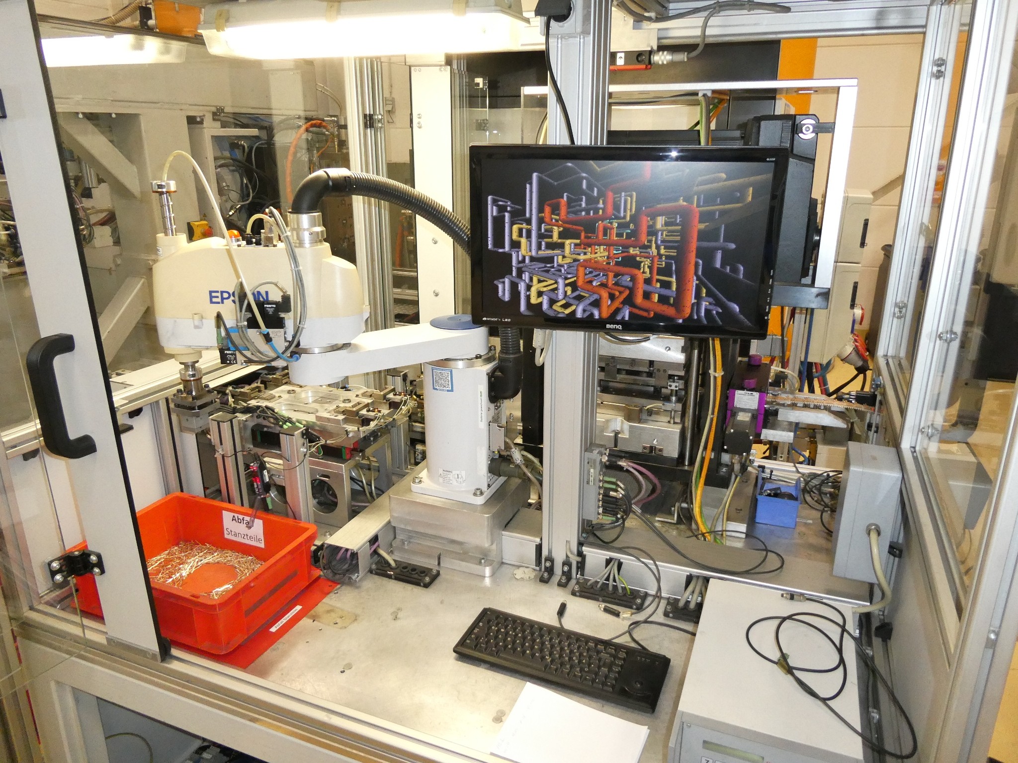 2 ventes aux enchères en ligne de machines-outils, poinçonneuses et périphériques-23