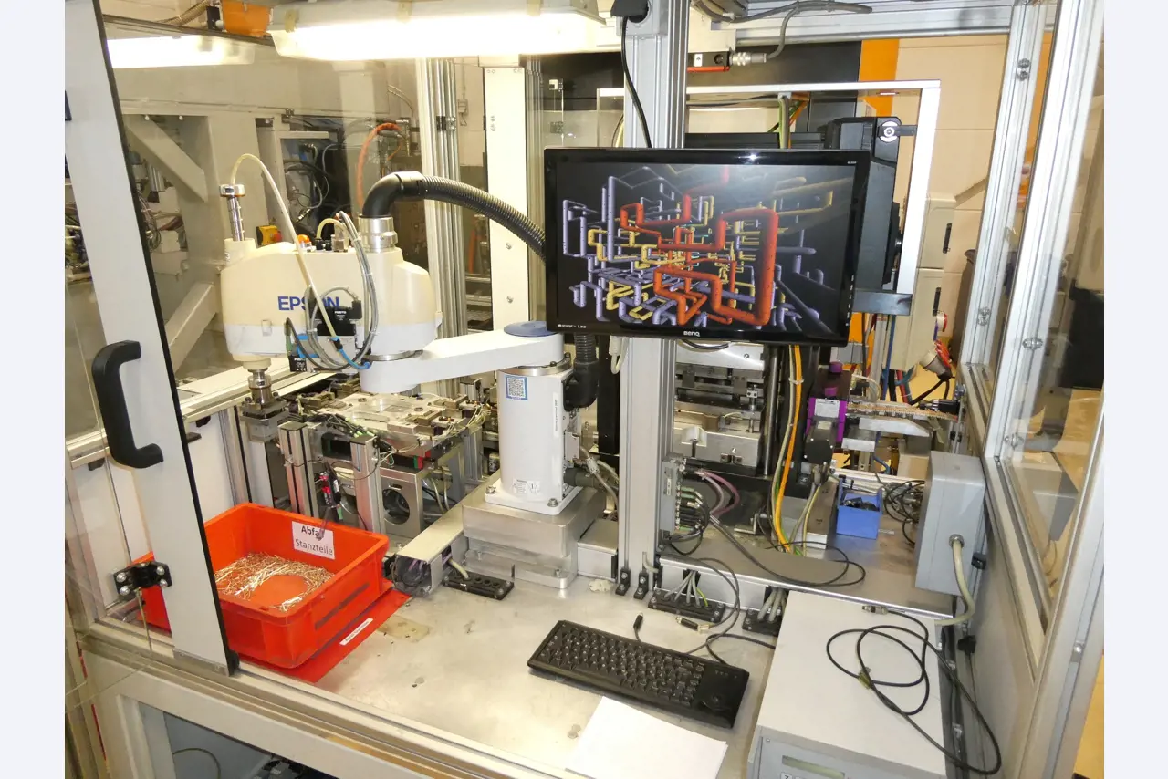 2 online veilingen van gereedschap, ponsmachines en randapparatuur-23
