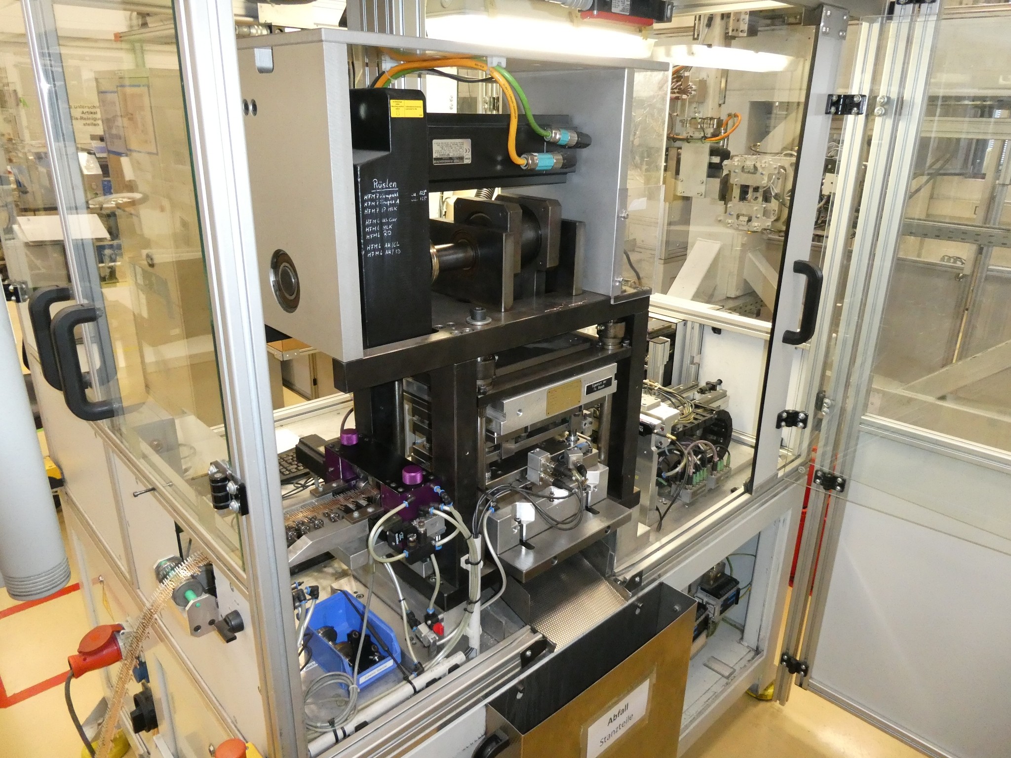 2 ventes aux enchères en ligne de machines-outils, poinçonneuses et périphériques-24