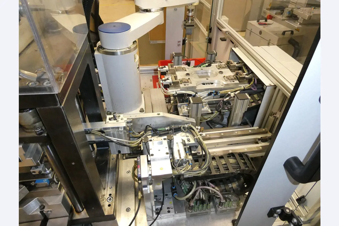 2 online veilingen van gereedschap, ponsmachines en randapparatuur-25