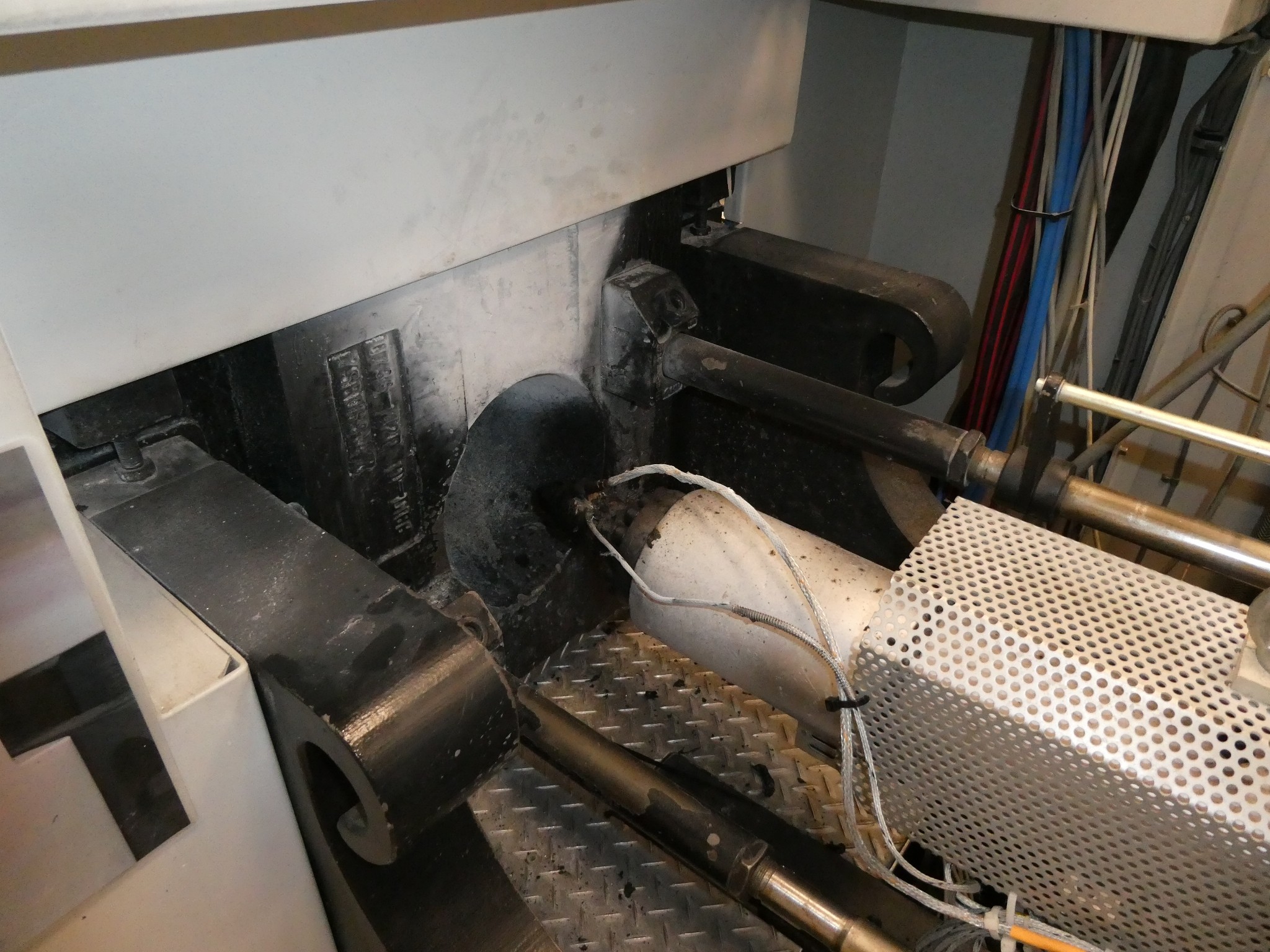 2 ventes aux enchères en ligne de machines-outils, poinçonneuses et périphériques-8