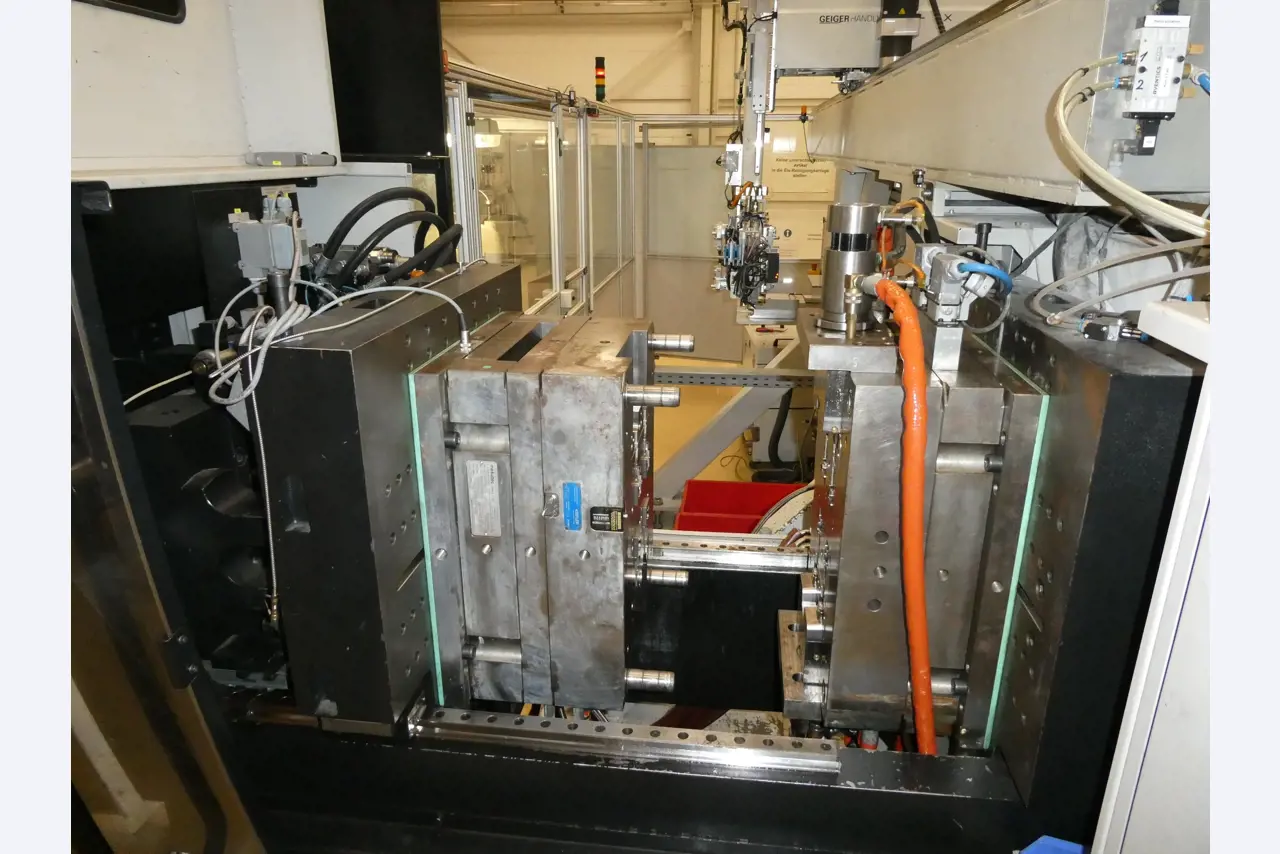 2 online veilingen van gereedschap, ponsmachines en randapparatuur-9