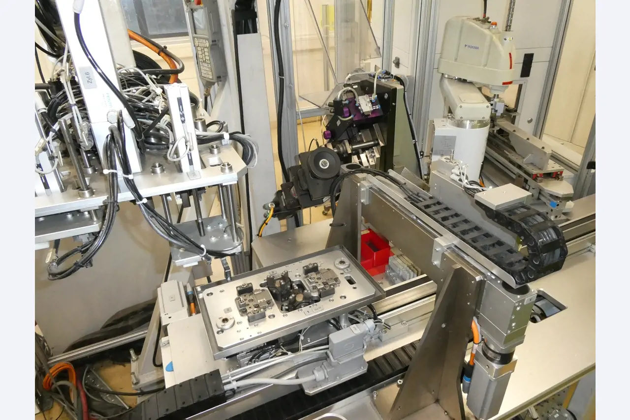 2 online veilingen van gereedschap, ponsmachines en randapparatuur-11