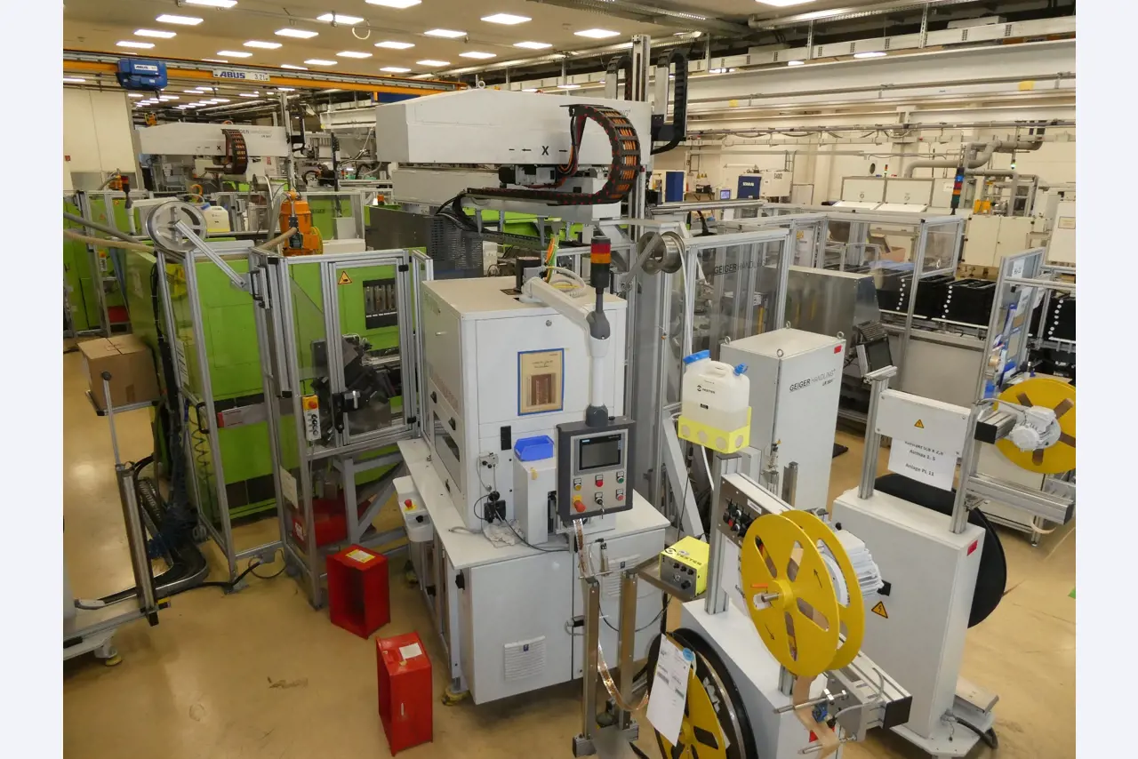 2 online veilingen van gereedschap, ponsmachines en randapparatuur-12