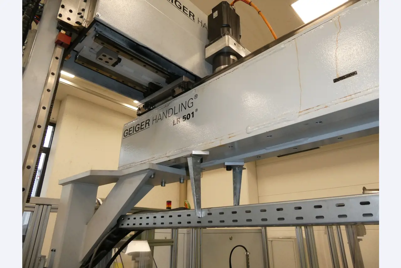 2 online veilingen van gereedschap, ponsmachines en randapparatuur-19