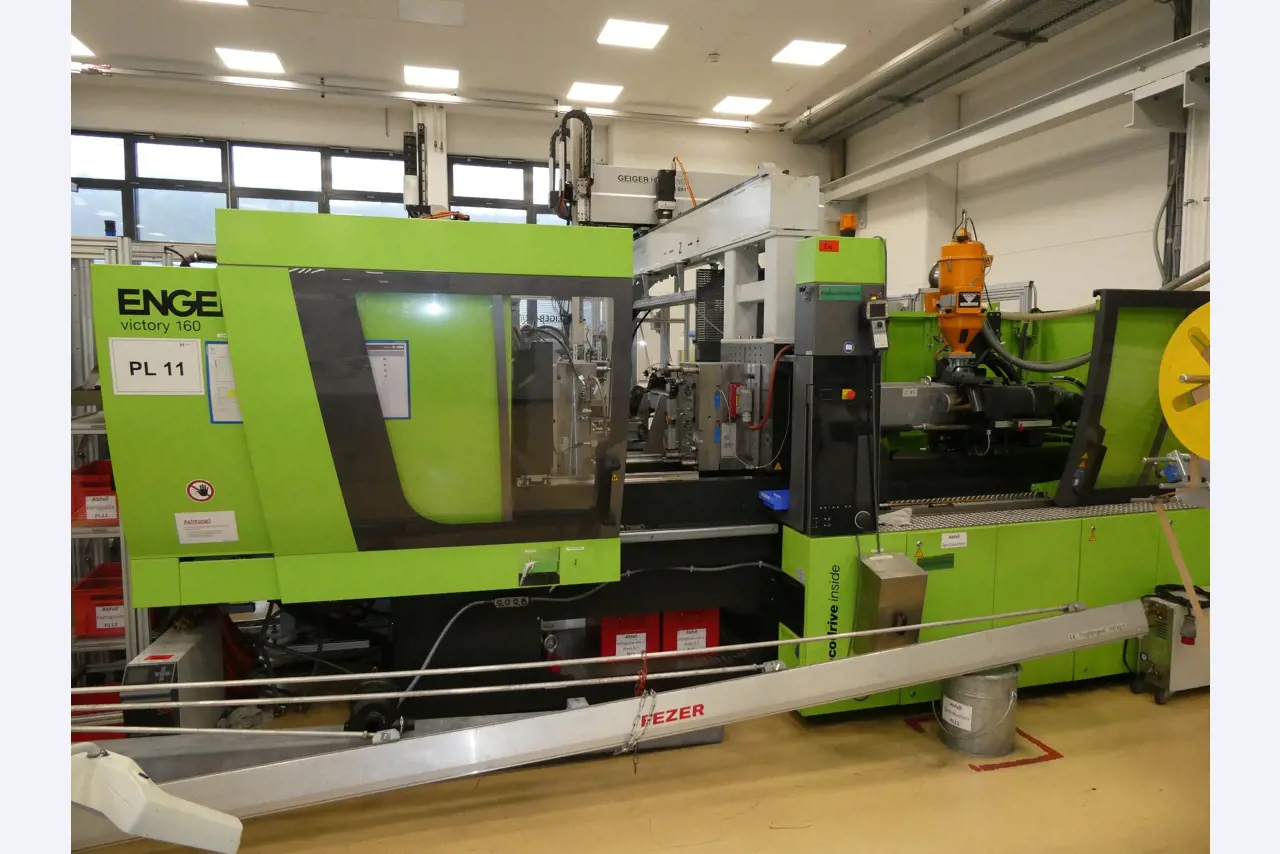 2 online veilingen van gereedschap, ponsmachines en randapparatuur-1