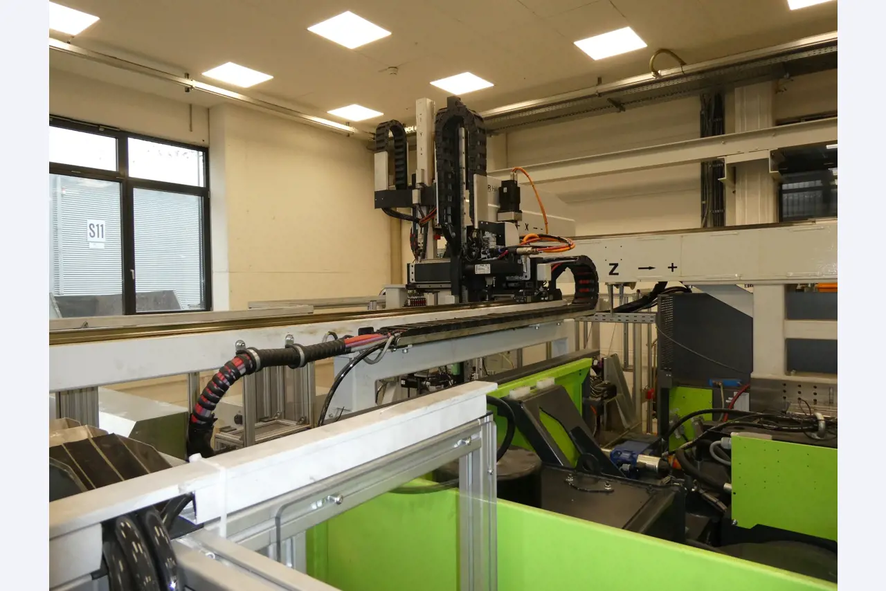 2 online veilingen van gereedschap, ponsmachines en randapparatuur-36