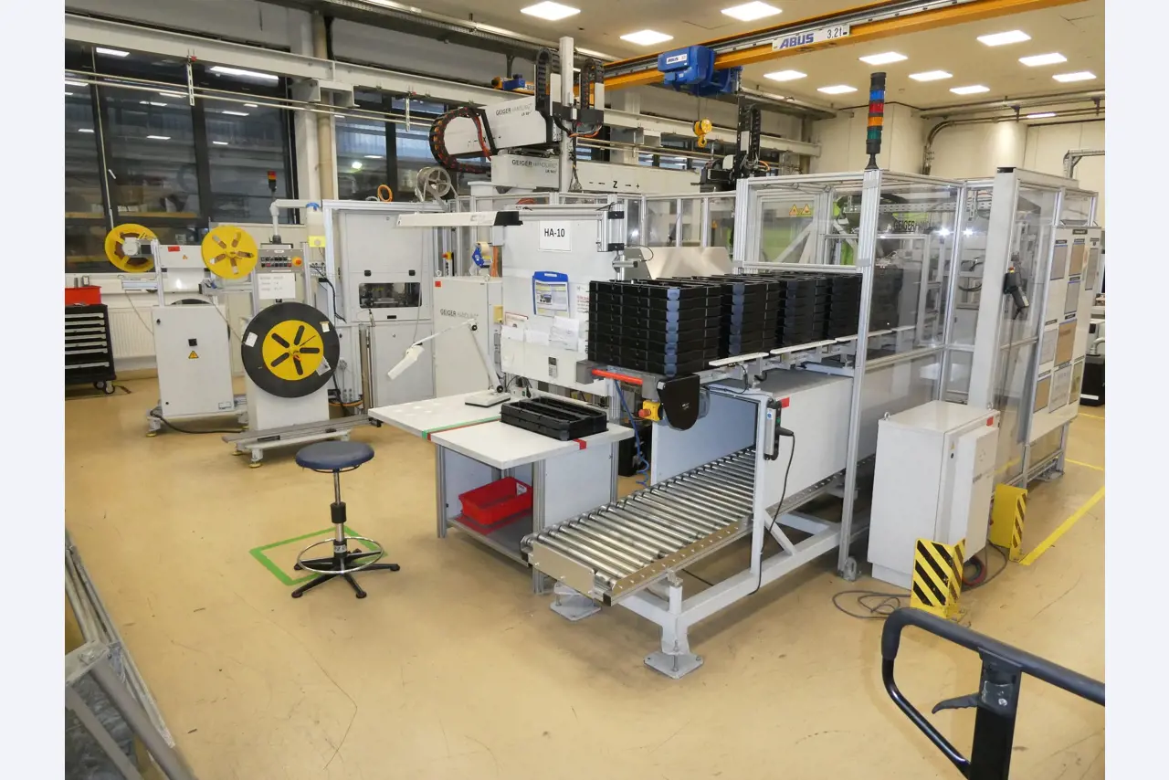 2 online veilingen van gereedschap, ponsmachines en randapparatuur-15