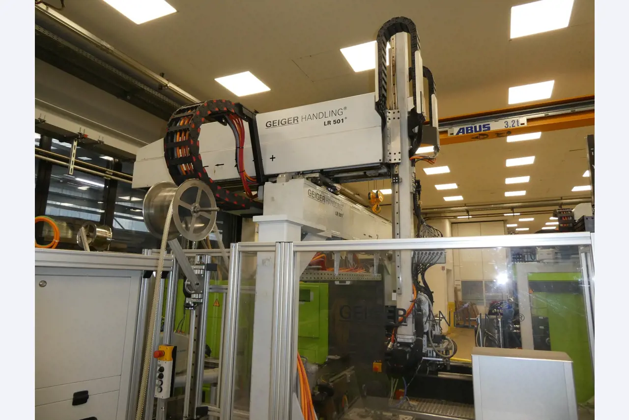 2 online veilingen van gereedschap, ponsmachines en randapparatuur-17