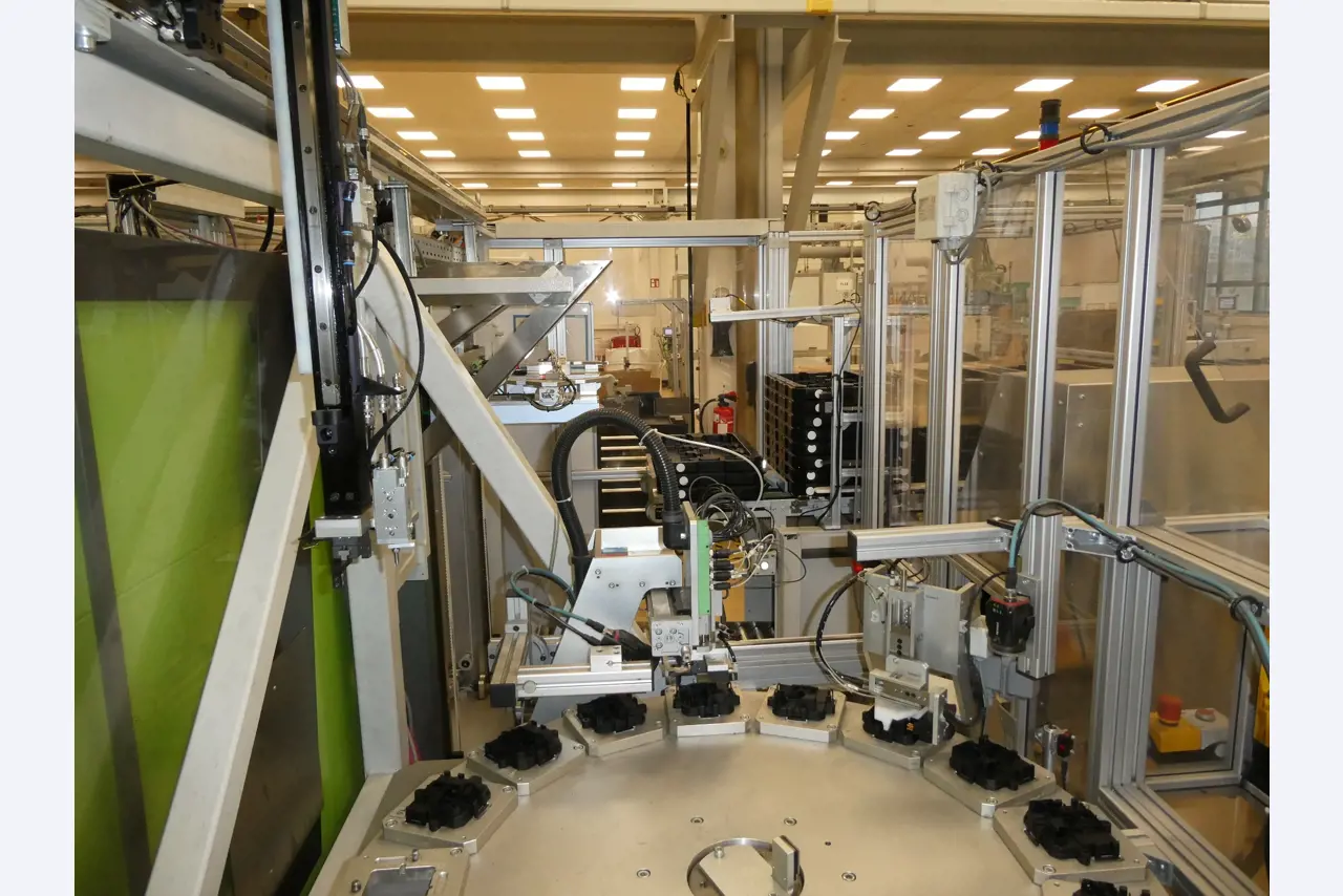 2 online veilingen van gereedschap, ponsmachines en randapparatuur-18
