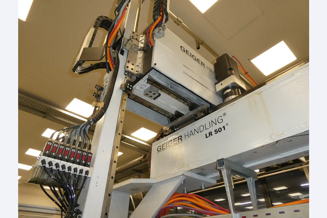 2 online veilingen van gereedschap, ponsmachines en randapparatuur-19