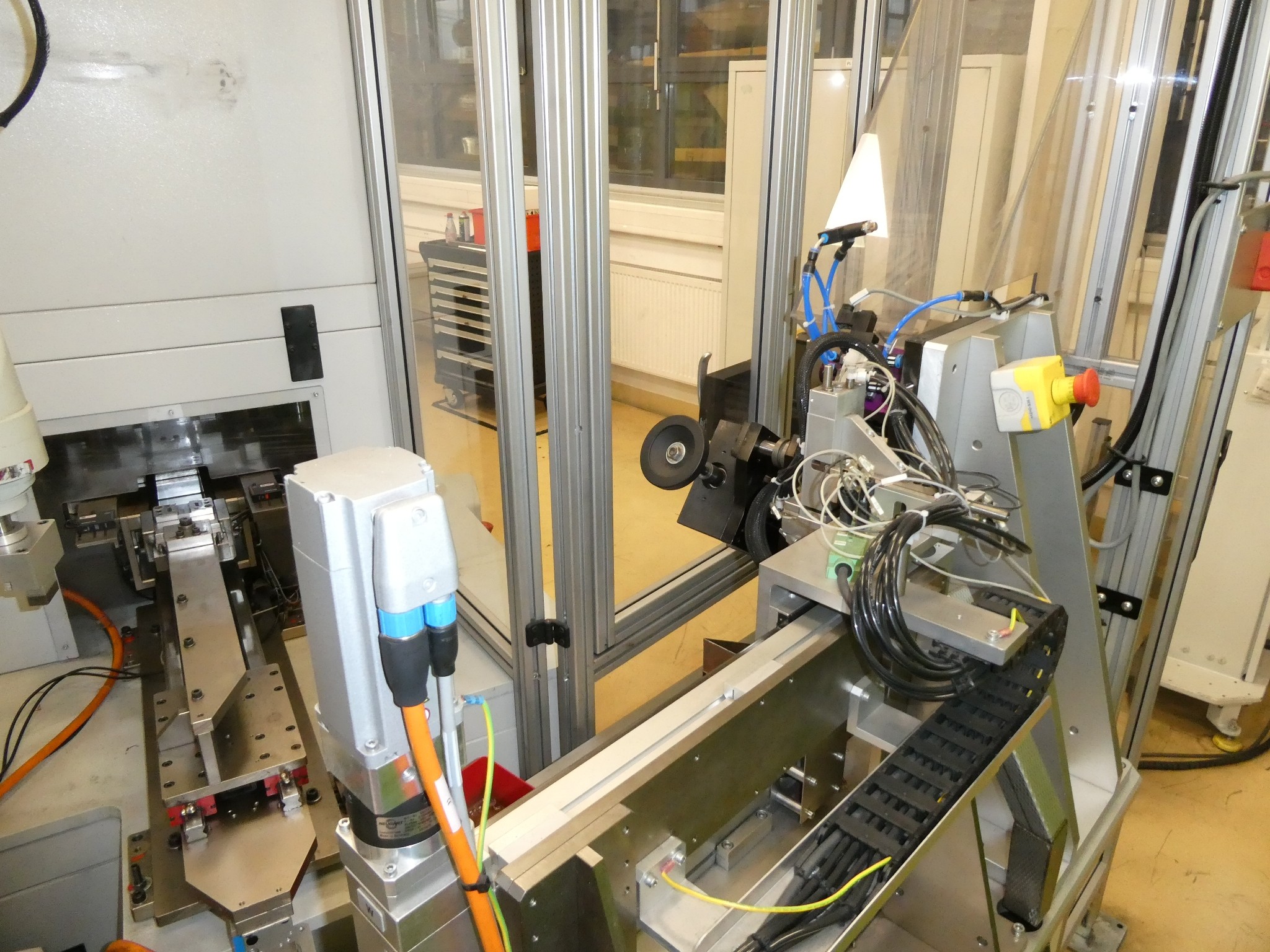 2 ventes aux enchères en ligne de machines-outils, poinçonneuses et périphériques-22