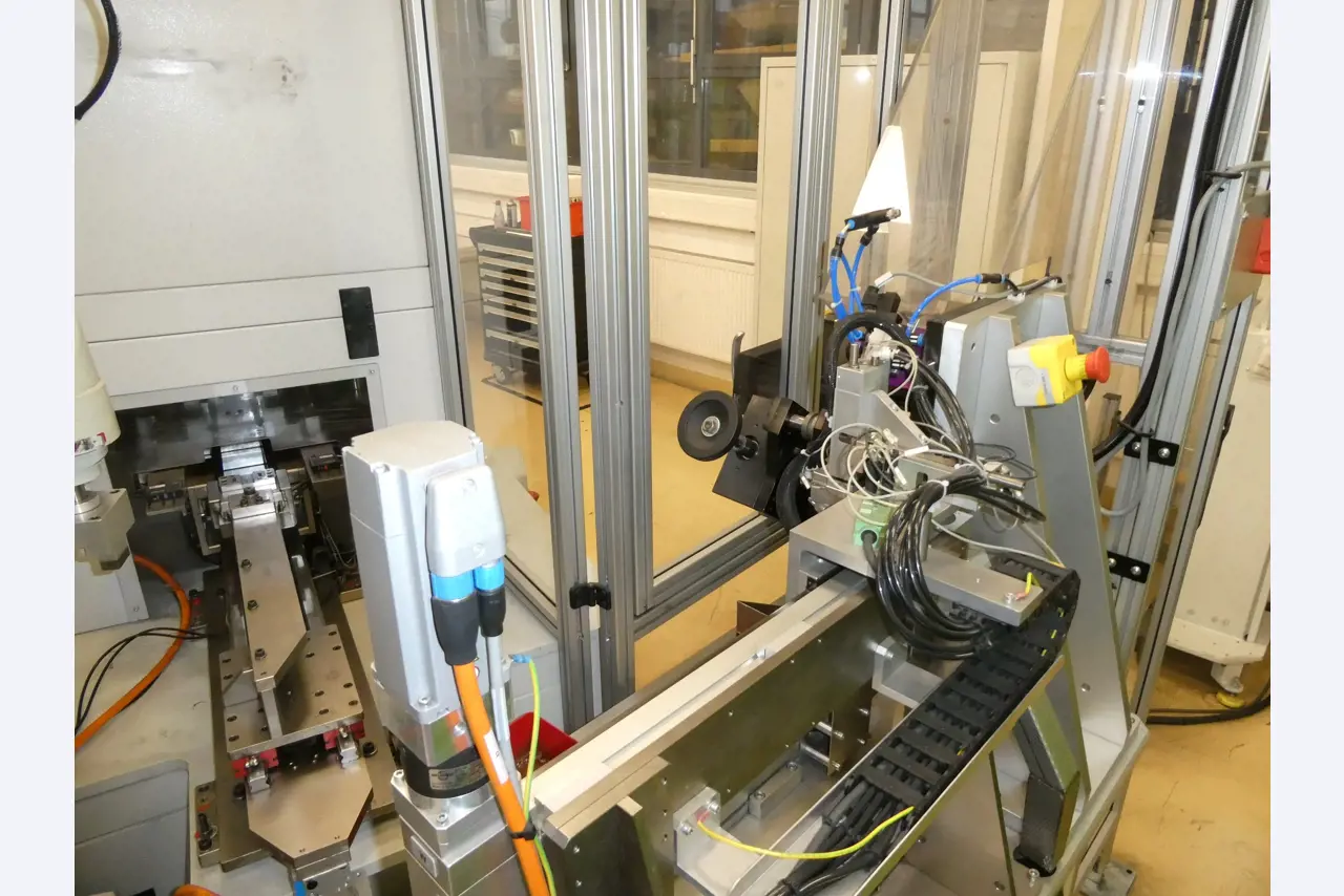 2 online veilingen van gereedschap, ponsmachines en randapparatuur-22