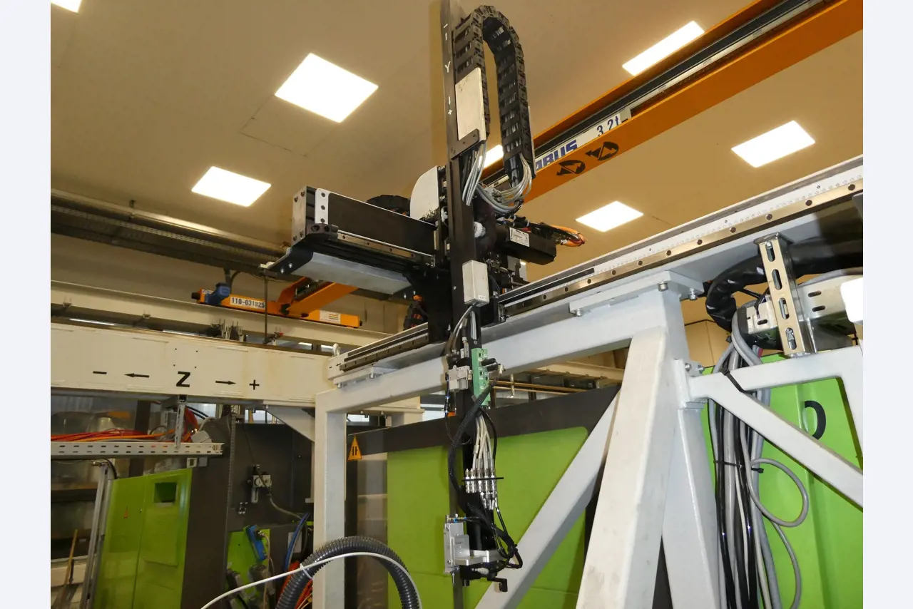 2 online veilingen van gereedschap, ponsmachines en randapparatuur-40