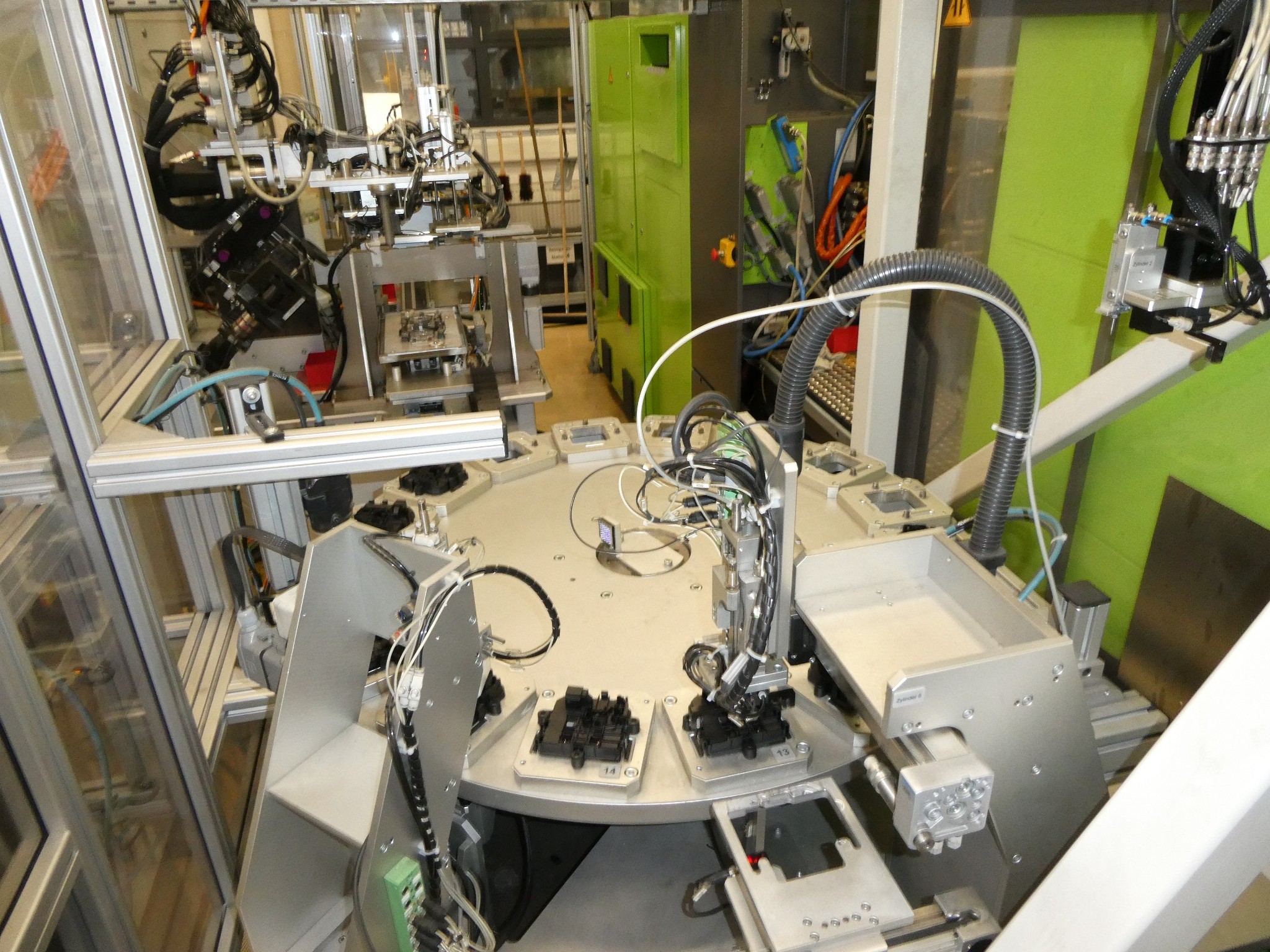 2 ventes aux enchères en ligne de machines-outils, poinçonneuses et périphériques-41