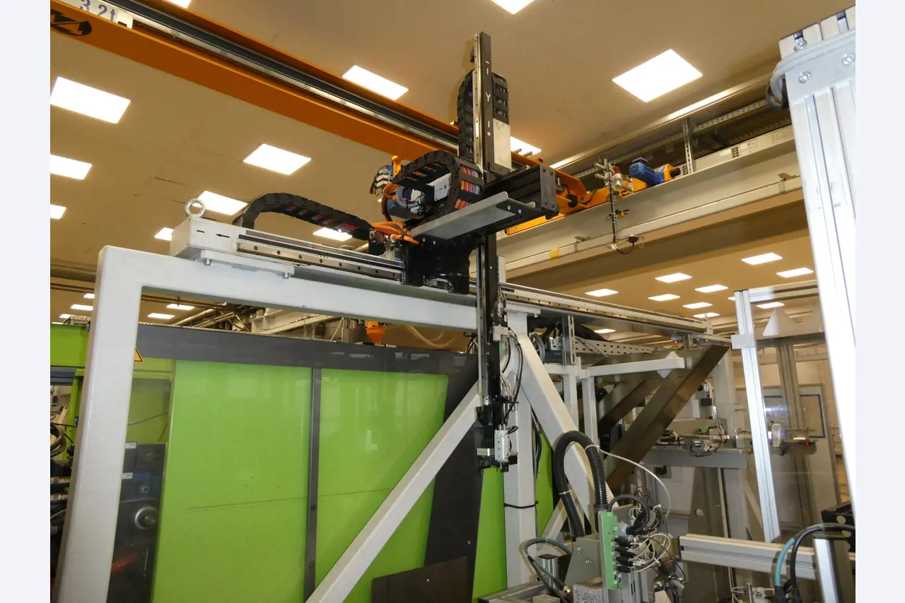 2 online veilingen van gereedschap, ponsmachines en randapparatuur-44