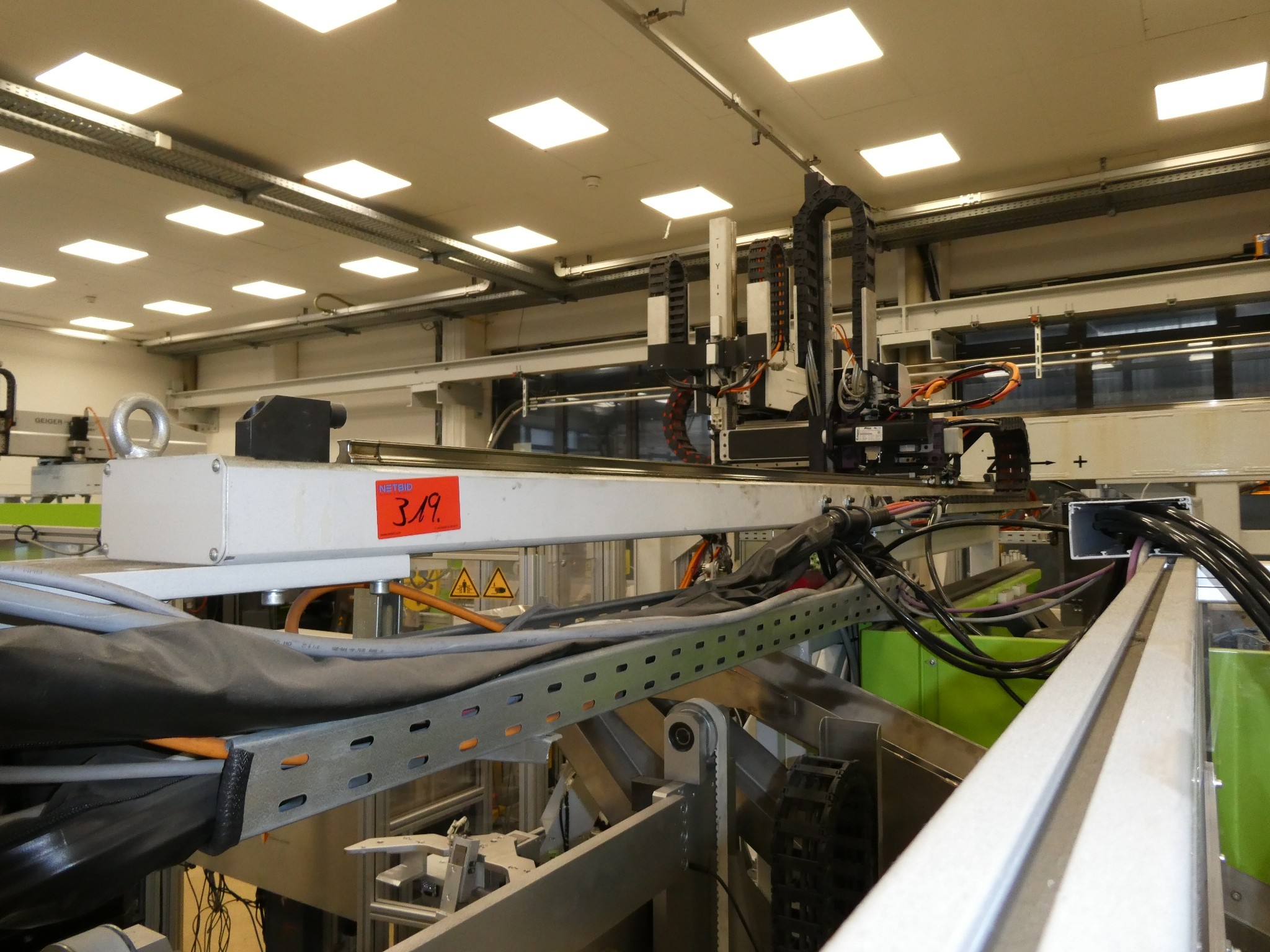 2 ventes aux enchères en ligne de machines-outils, poinçonneuses et périphériques-53