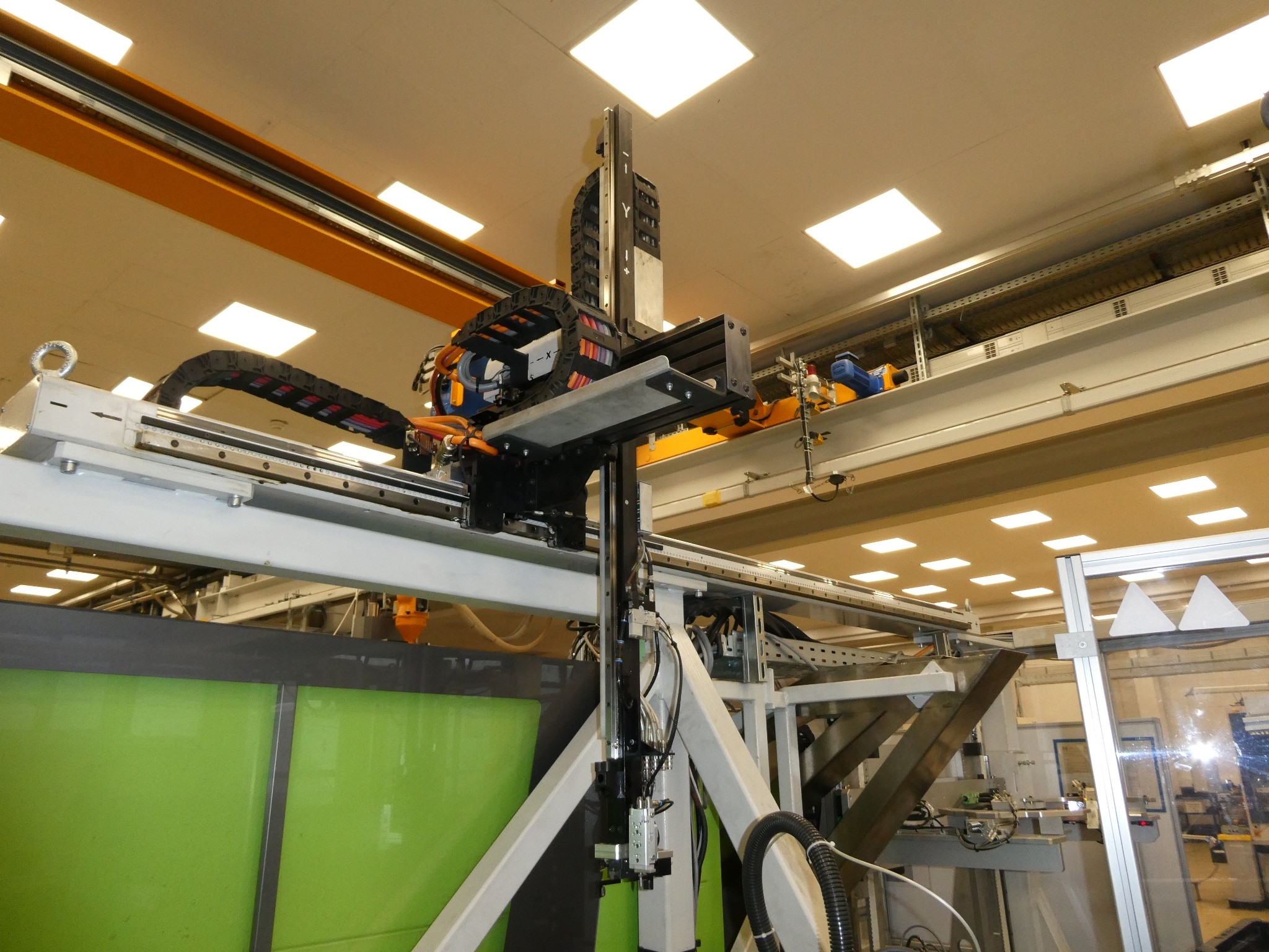 2 ventes aux enchères en ligne de machines-outils, poinçonneuses et périphériques-54