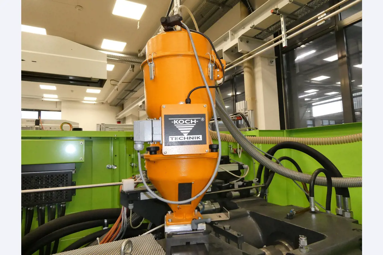 2 online veilingen van gereedschap, ponsmachines en randapparatuur-9